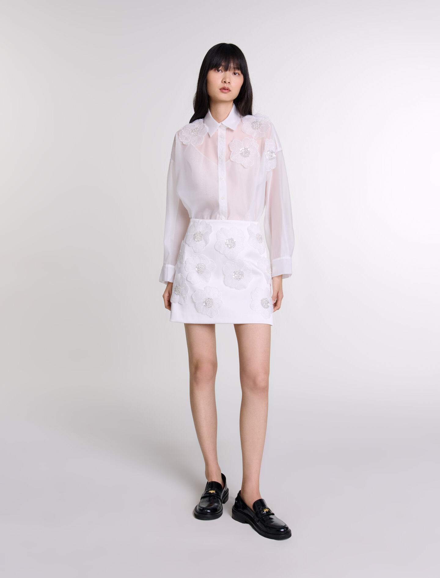 Jupe a fleurs perlees en satin Jupes courtes Maje