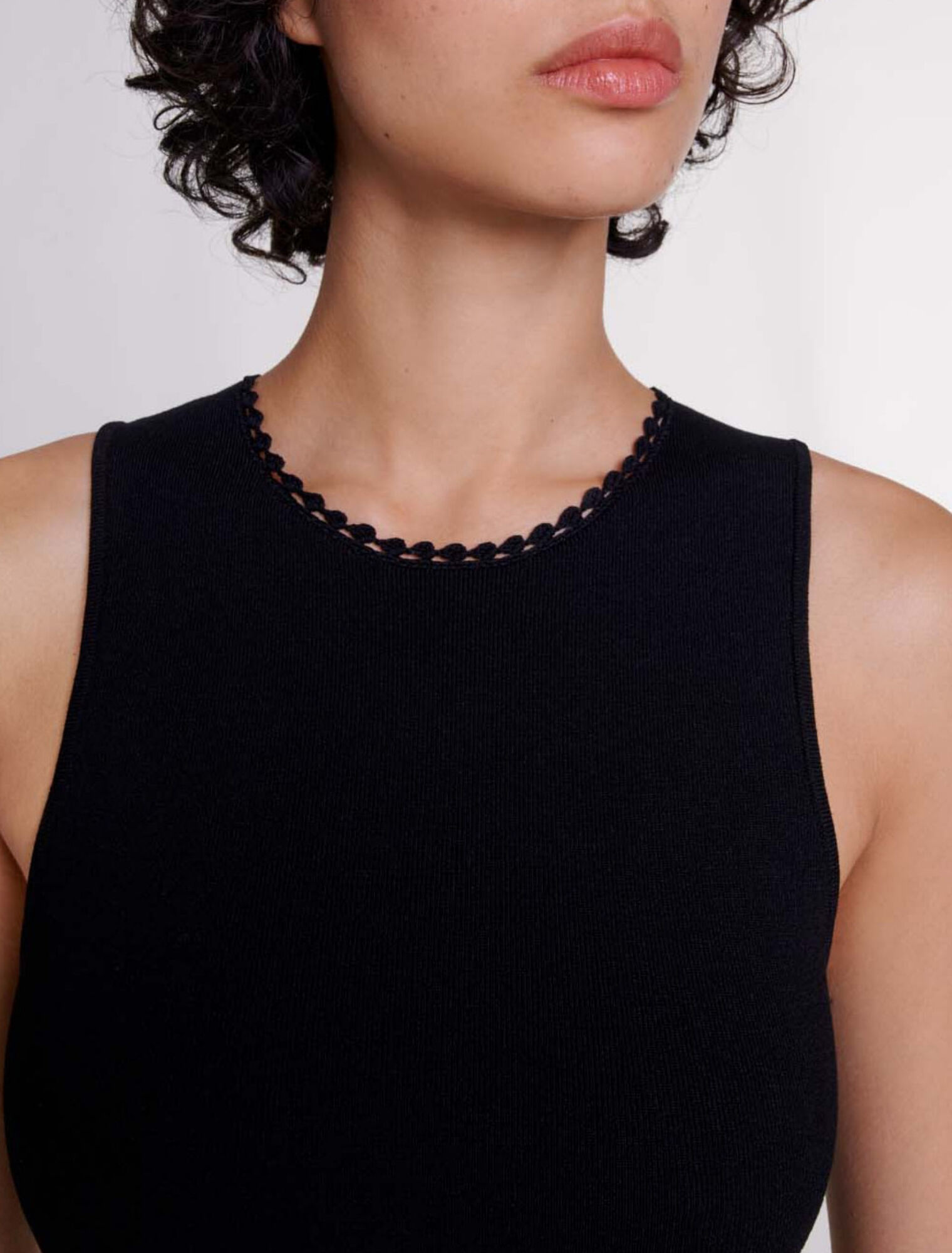 Robe longue en maille à découpes