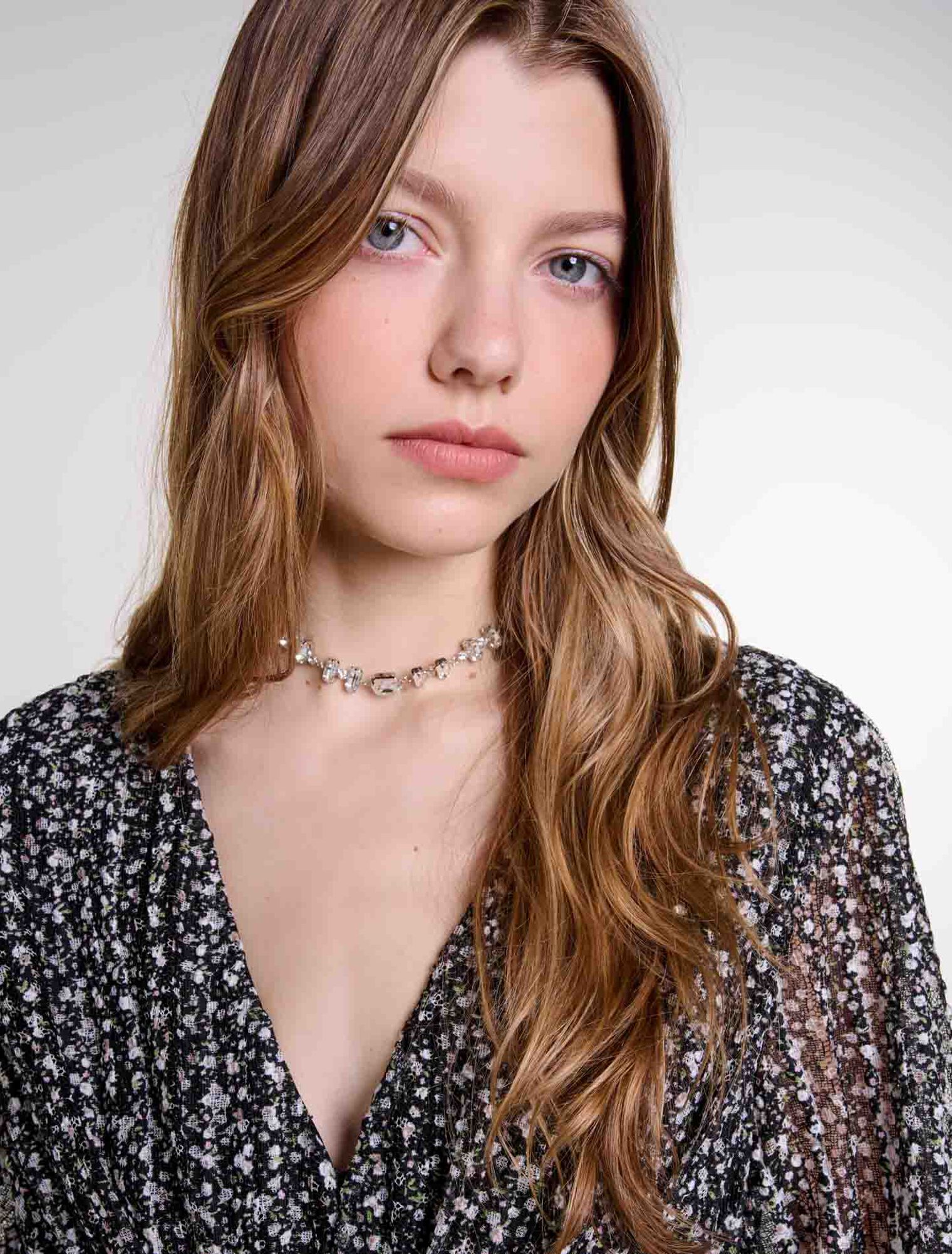 Collier chocker argenté à strass