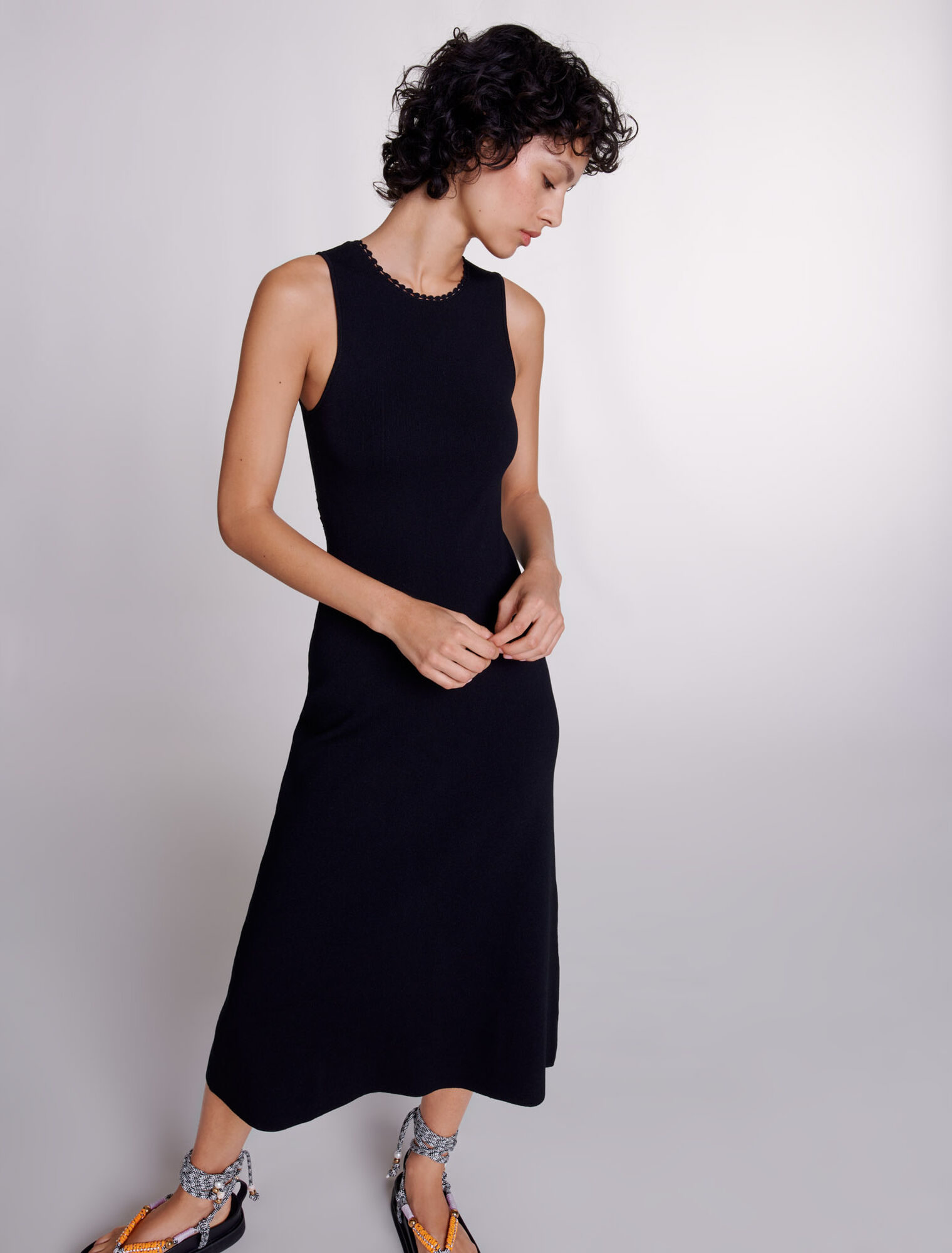 Robe longue en maille à découpes