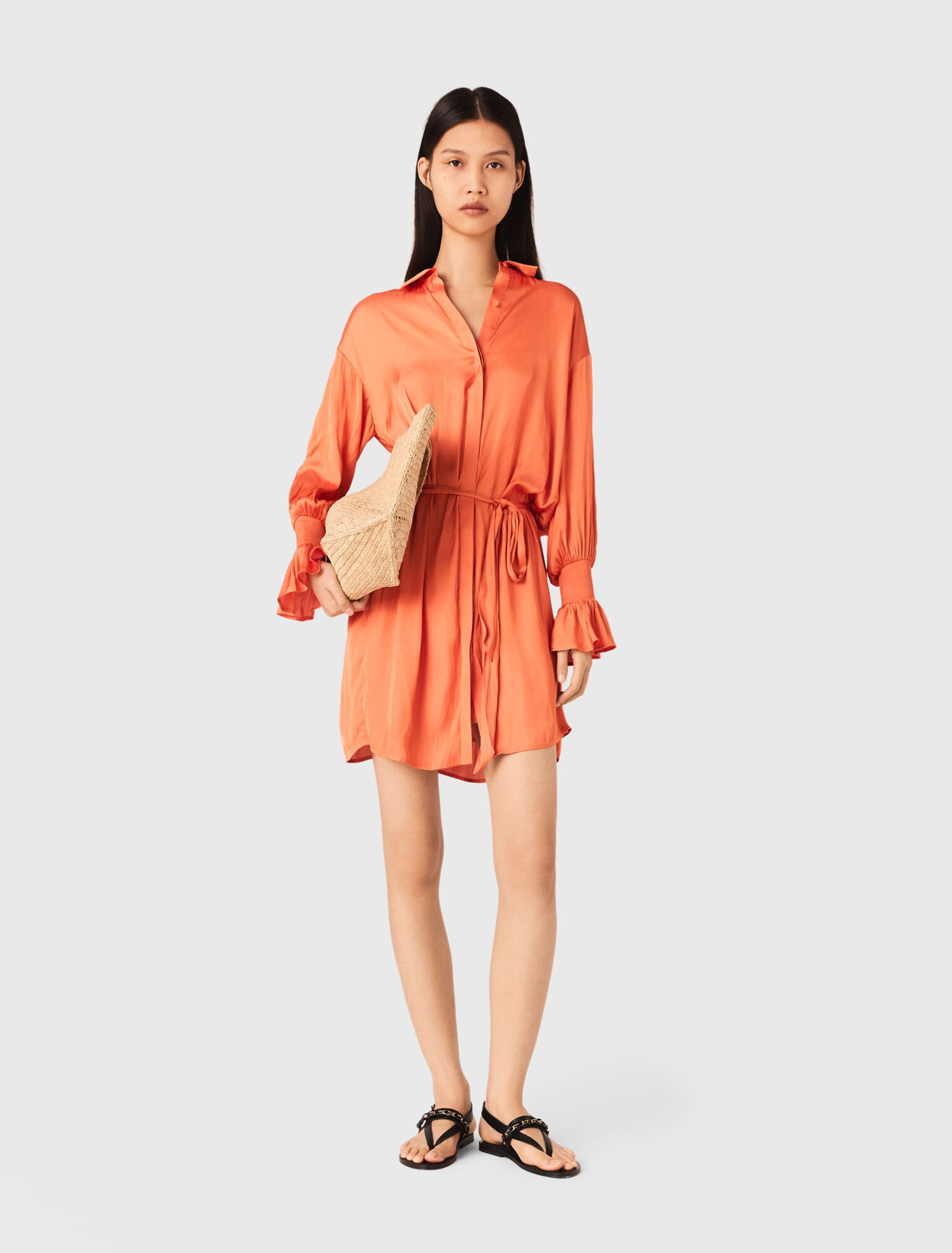 Robe courte satinée