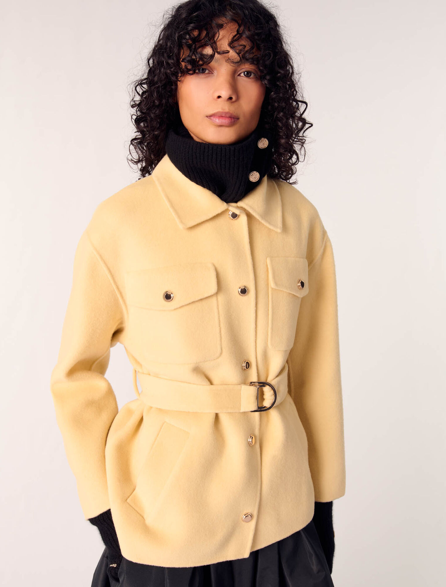 Manteau court double face ceinturé