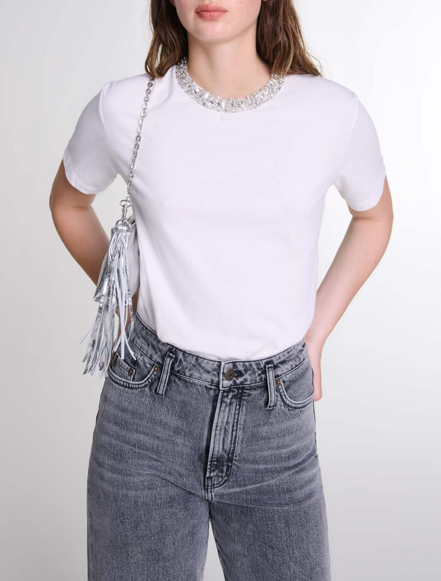 Tee-shirt &agrave; col bijoux