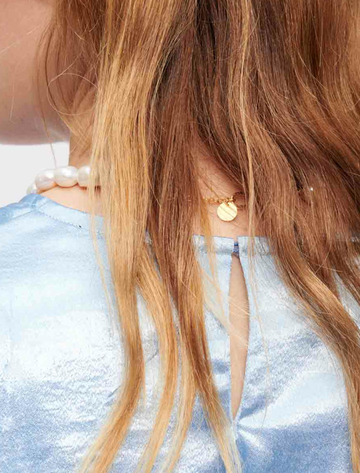 Robe en satin près du corps