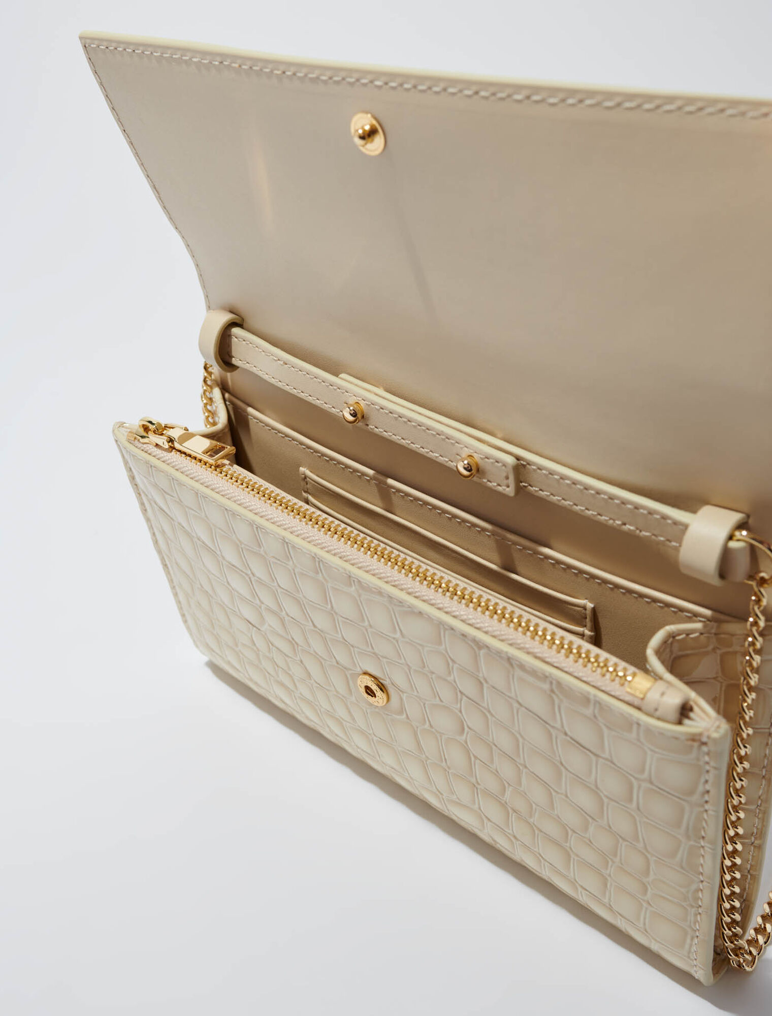 Pochette &agrave; cha&icirc;ne en cuir glossy