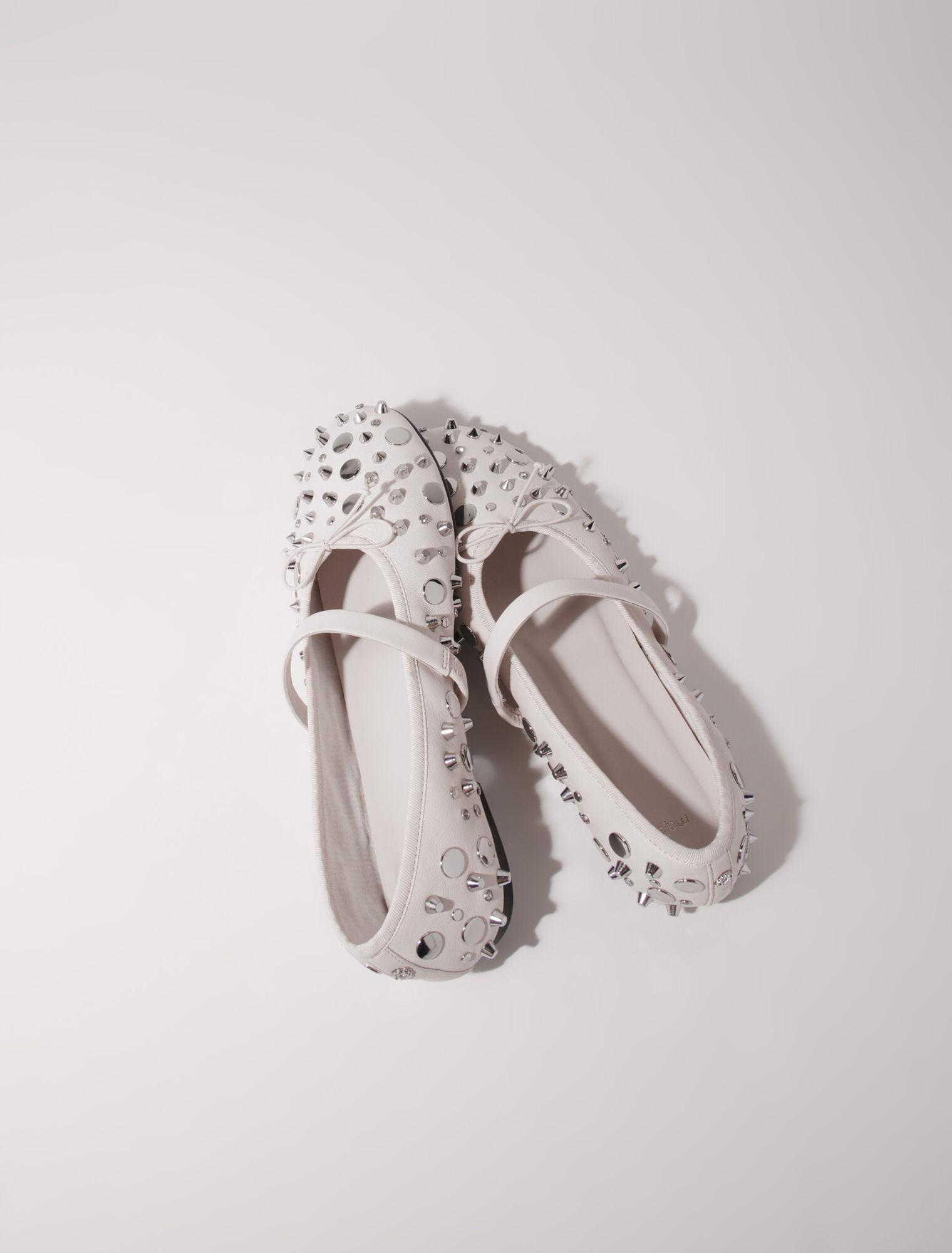Ballerines à studs argentés