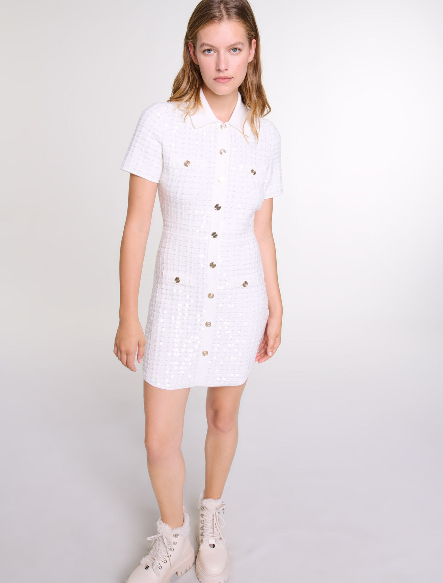 Robe courte en maille à sequins