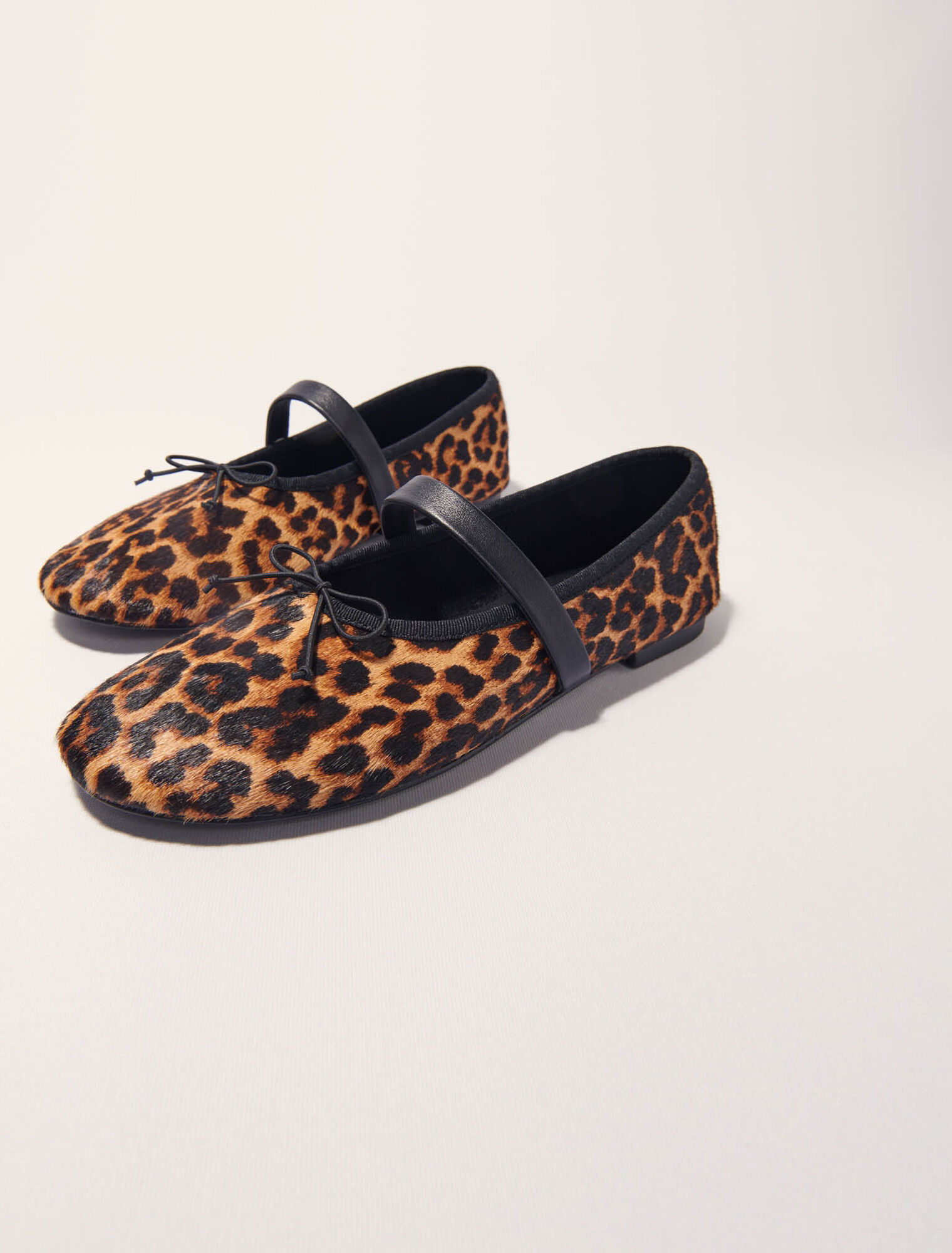 Ballerine en cuir effet léopard