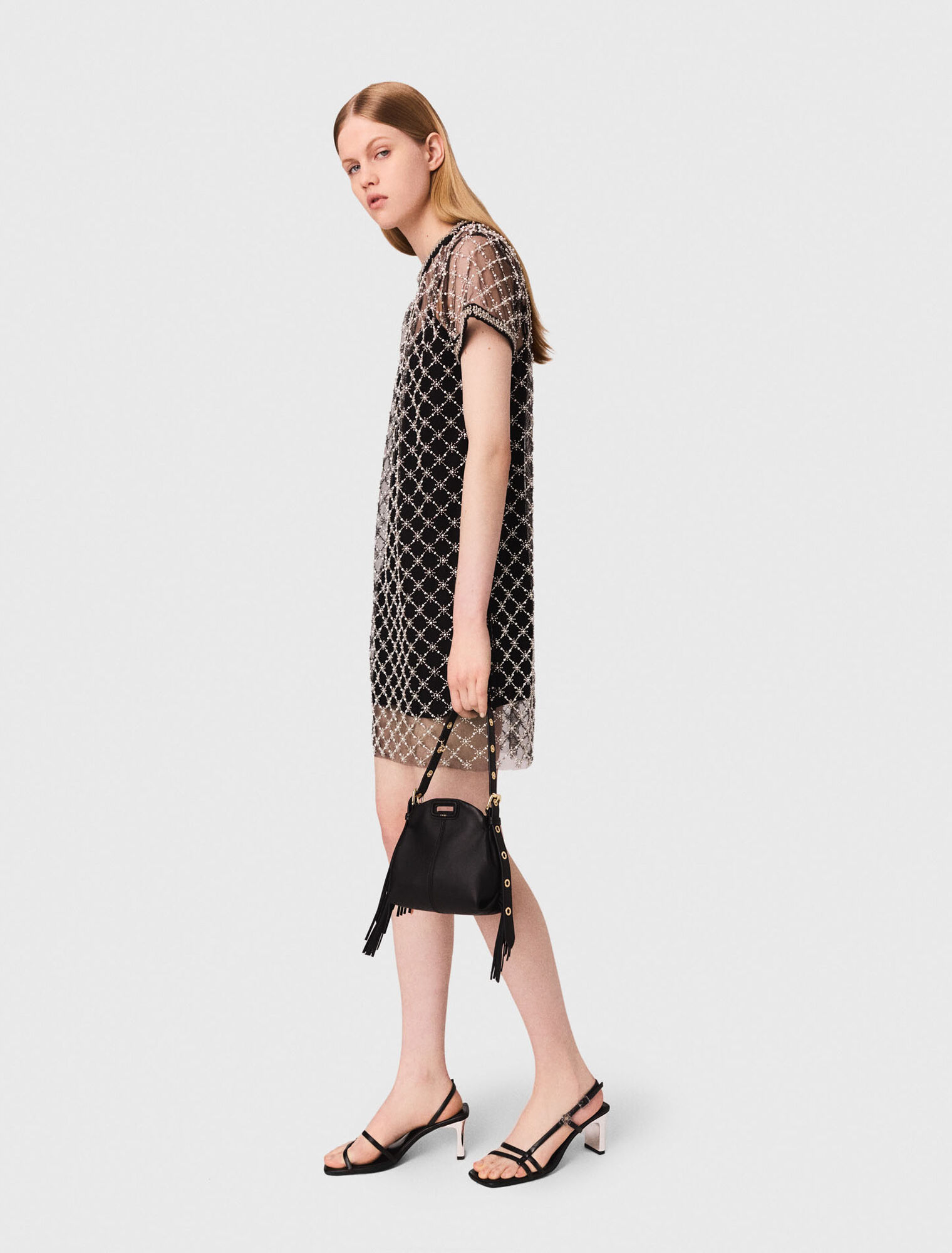Robe courte en tulle brodé
