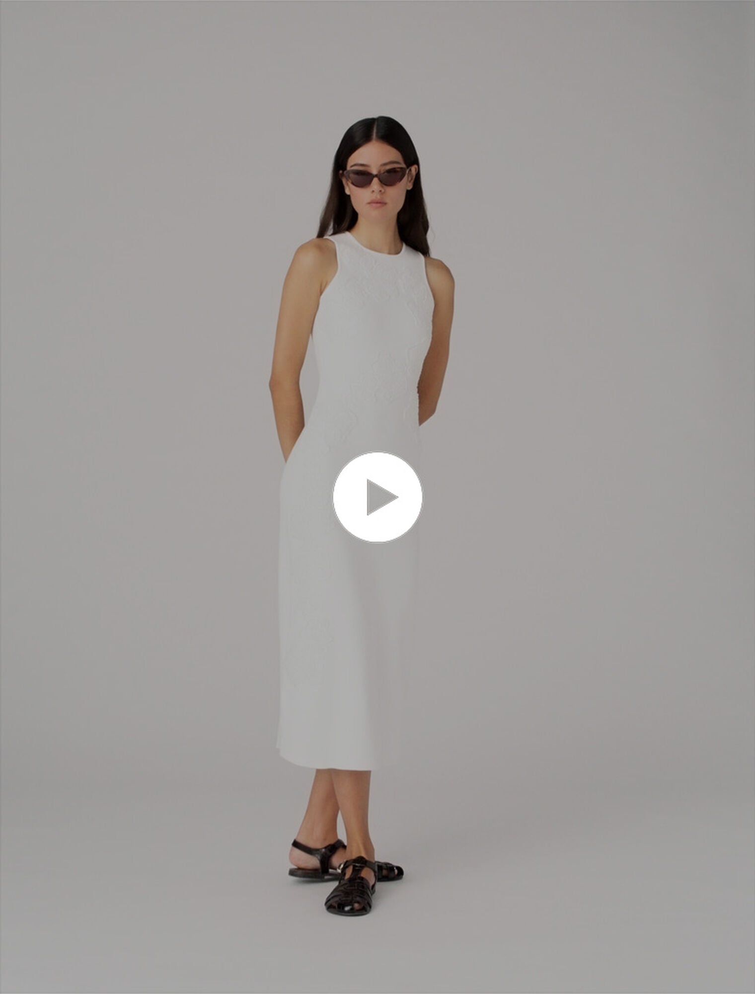 Robe &agrave; fleurs brod&eacute;es perl&eacute;es