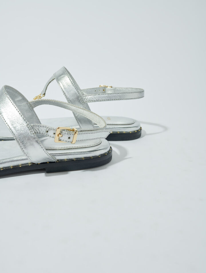 Sandales à brides argentées en cuir
