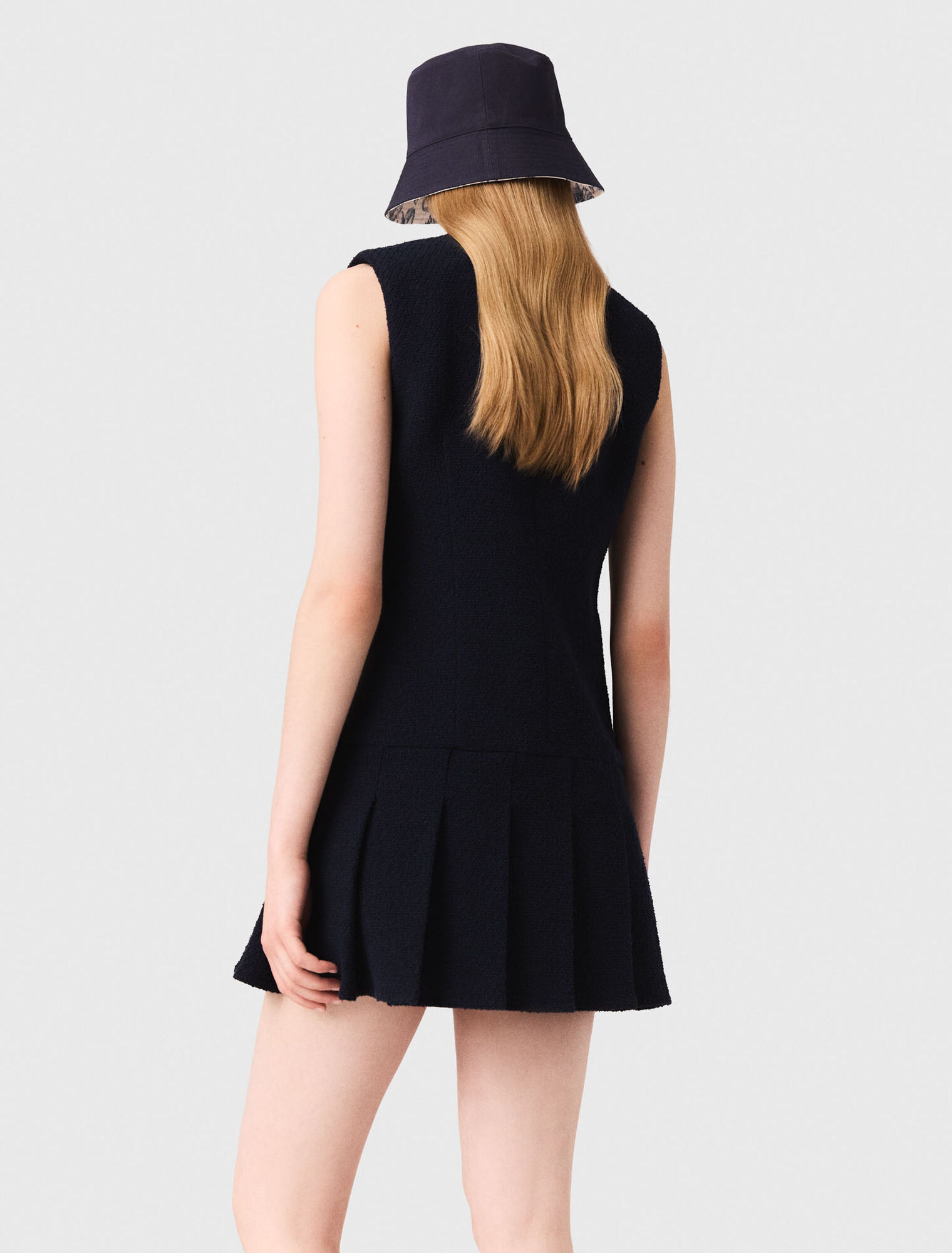 Robe courte en tweed et col amovible
