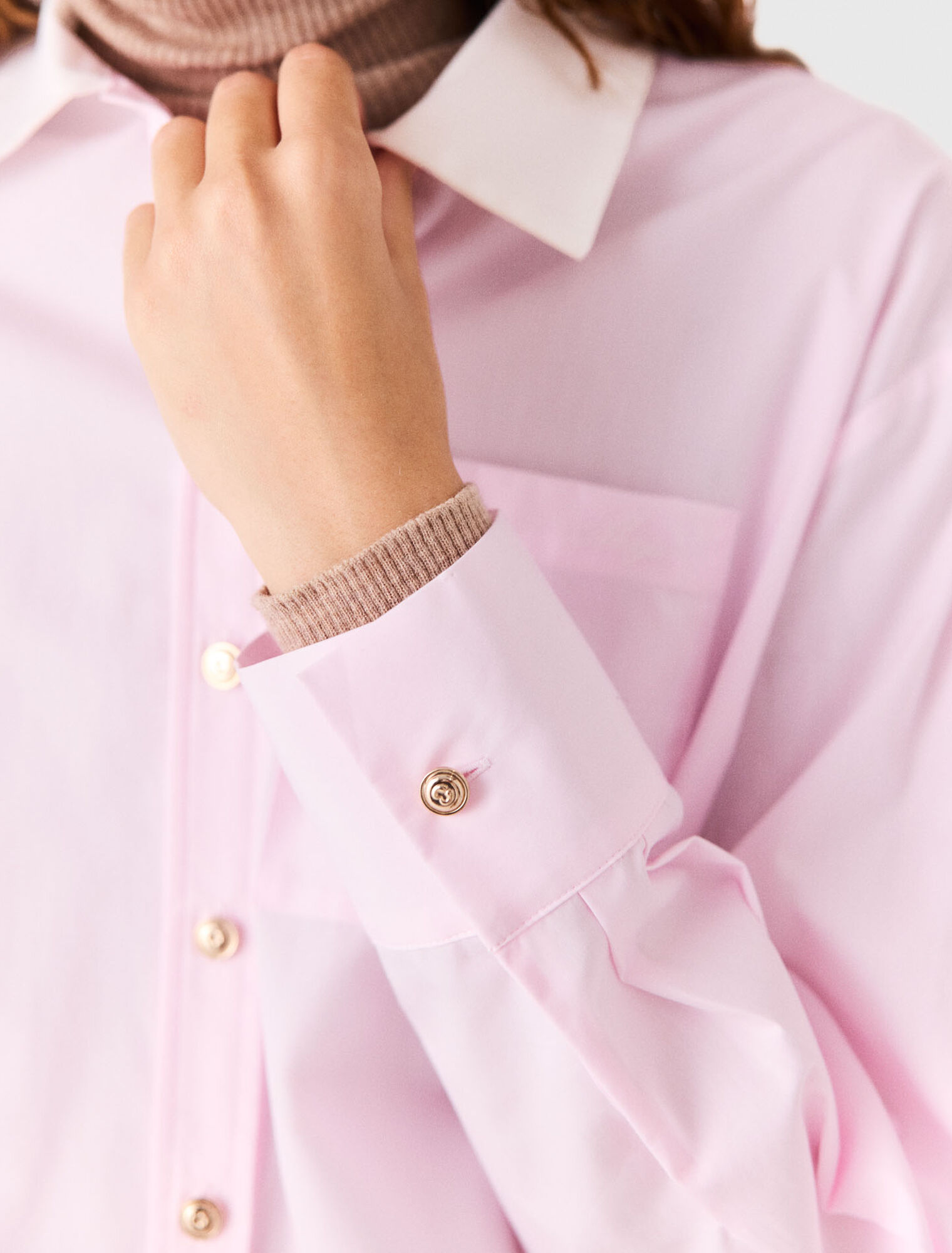 Chemise courte et col contrast&eacute;