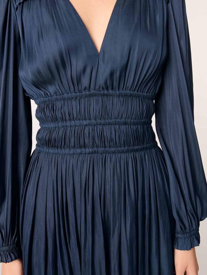 Robe courte satinée à volants