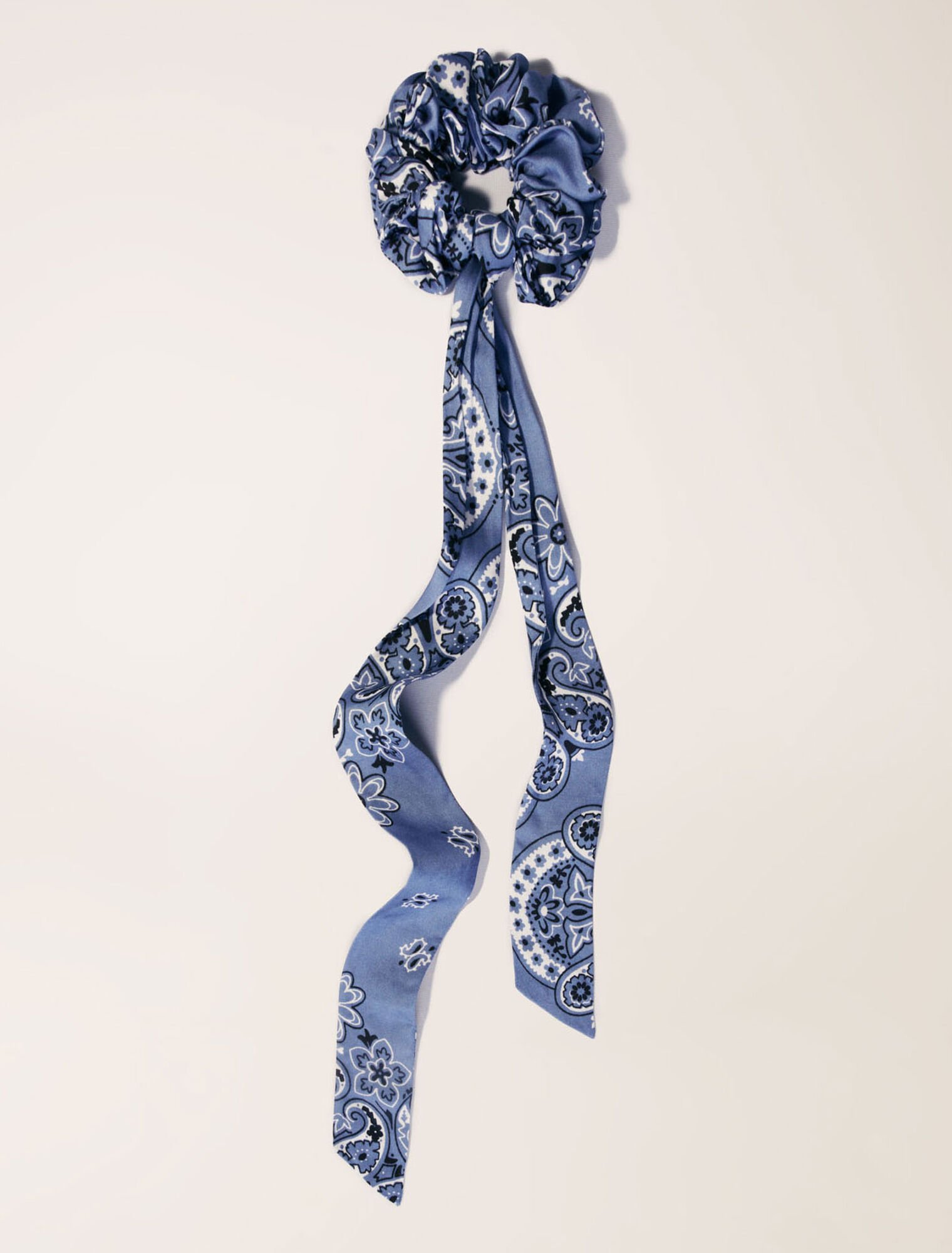 Chouchou avec foulard ruban imprimé
