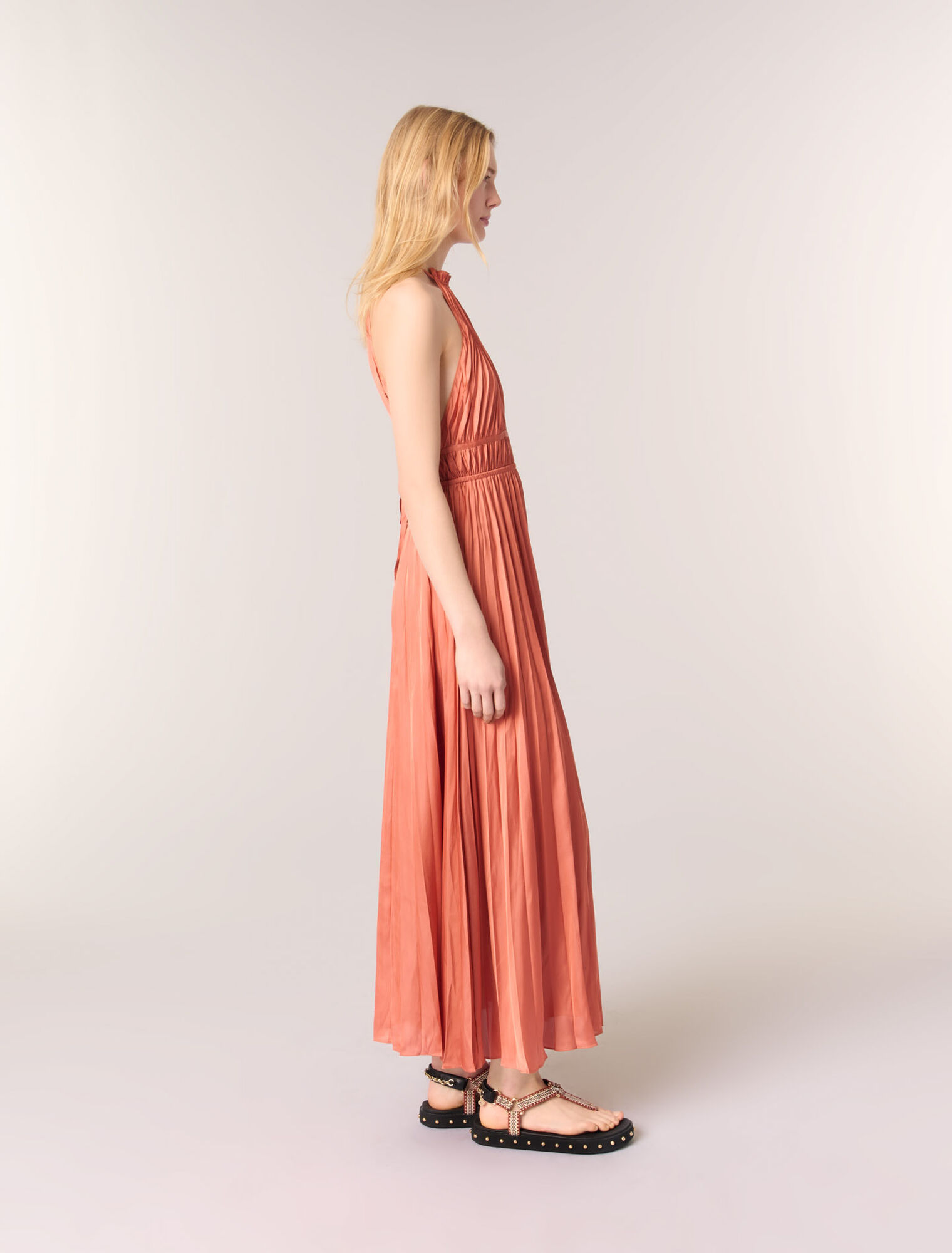 Robe longue plissée