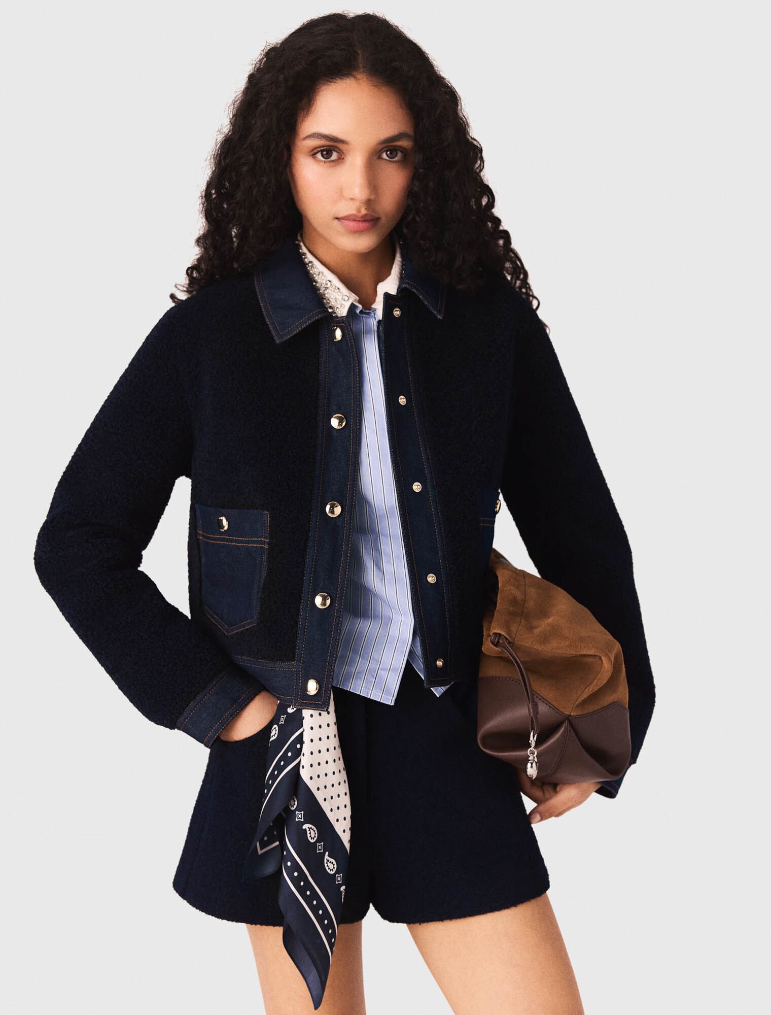 Blouson bouclette et d&eacute;tails denim