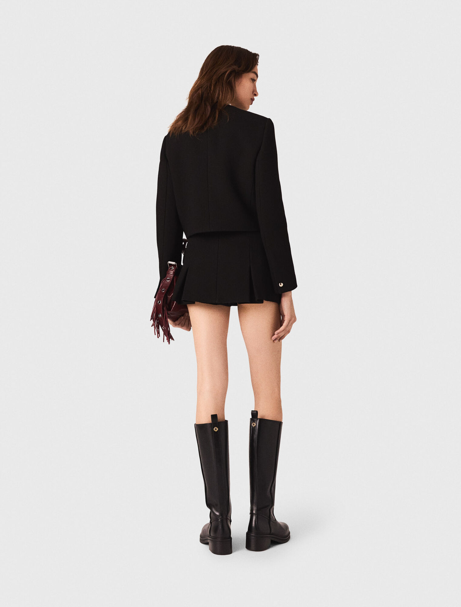 Veste courte avec boutons dorés