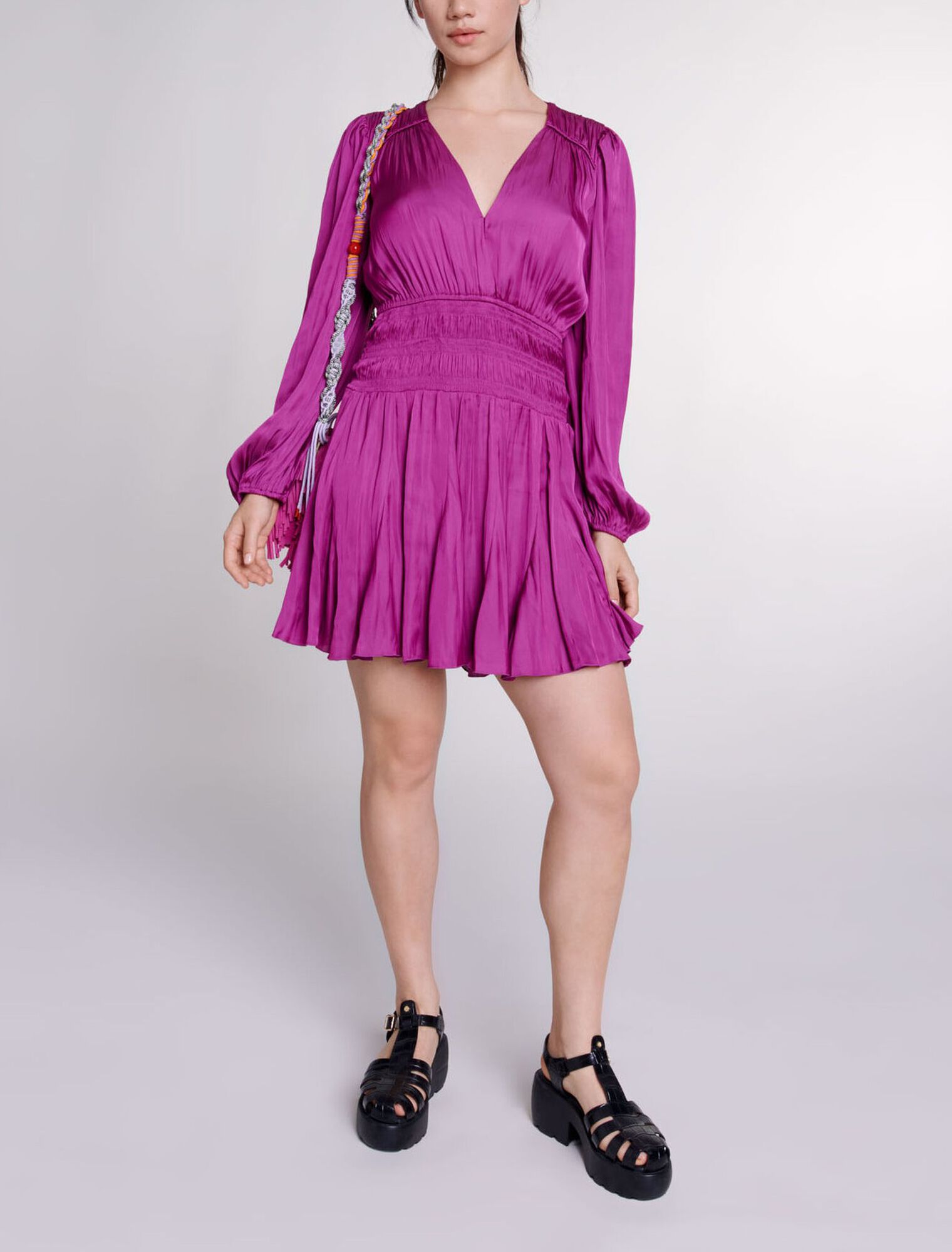 Robe courte satin&eacute;e