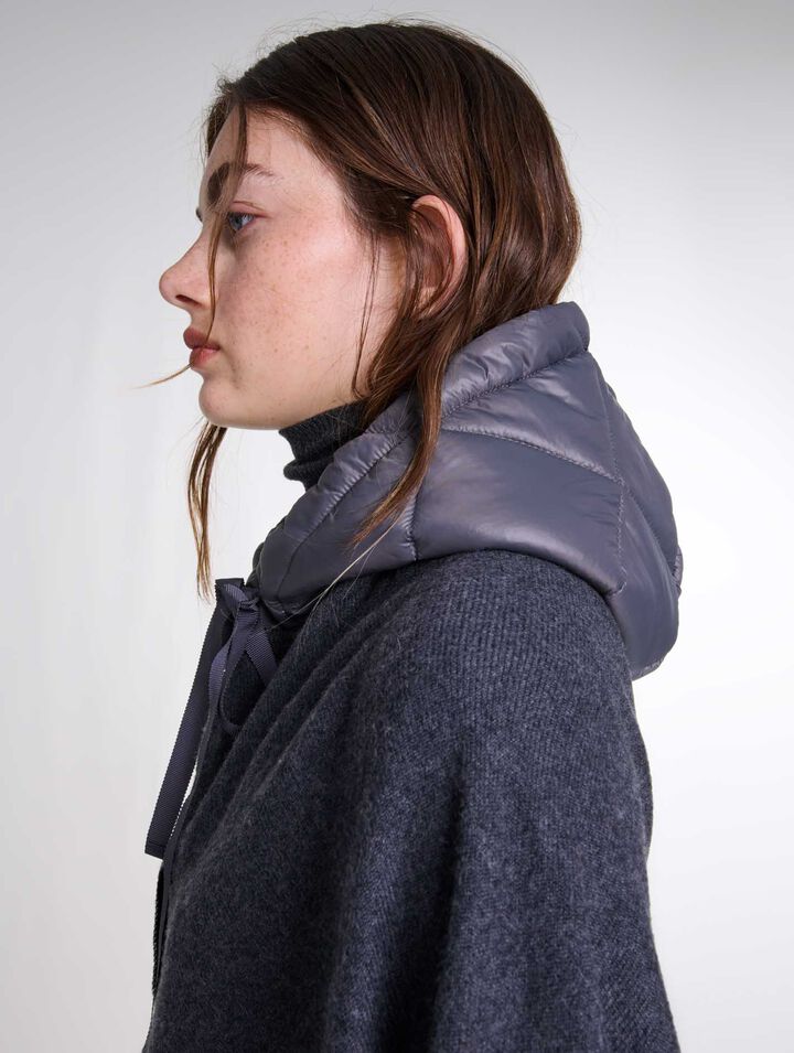 Poncho en laine à capuche
