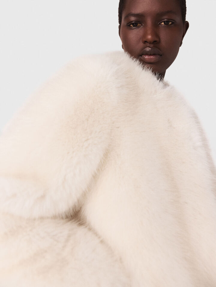 Blouson court en fausse fourrure