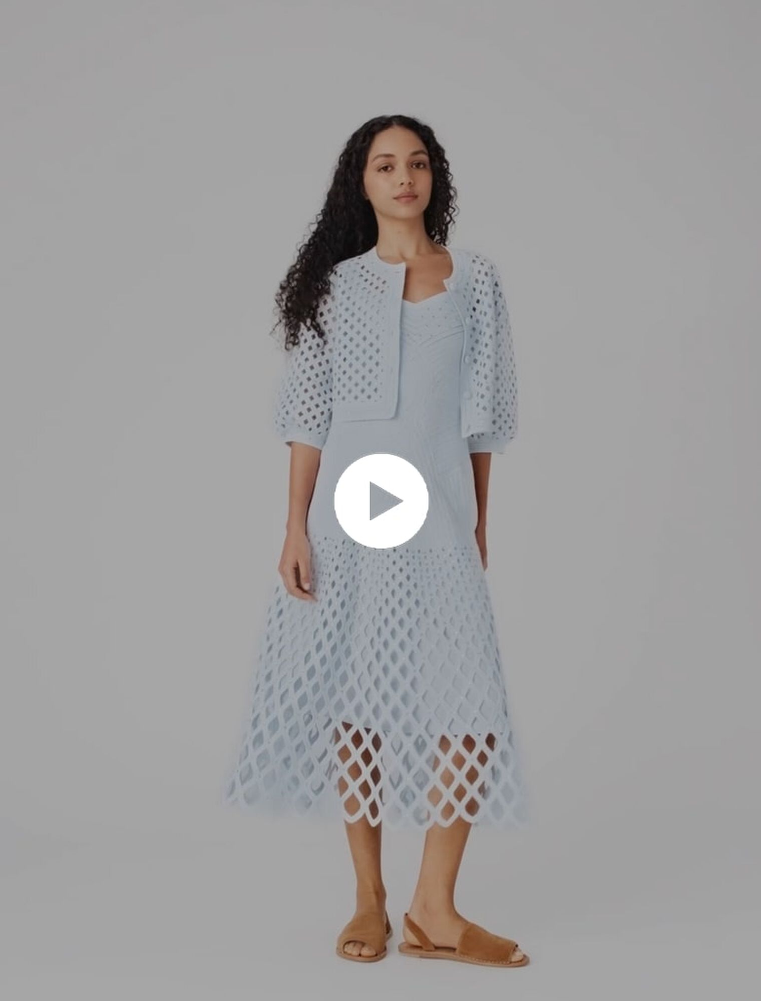 Cardigan en crochet strass&eacute;