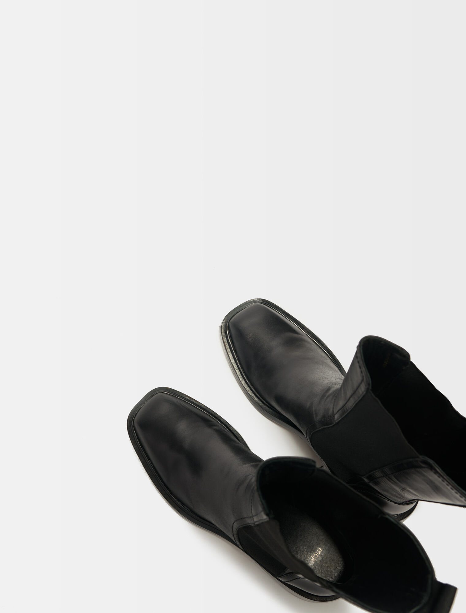 Bottines en cuir noir à bouts carrés
