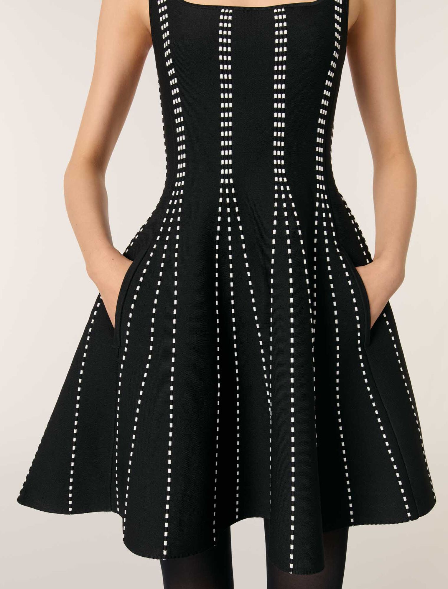 Robe courte en maille jacquard
