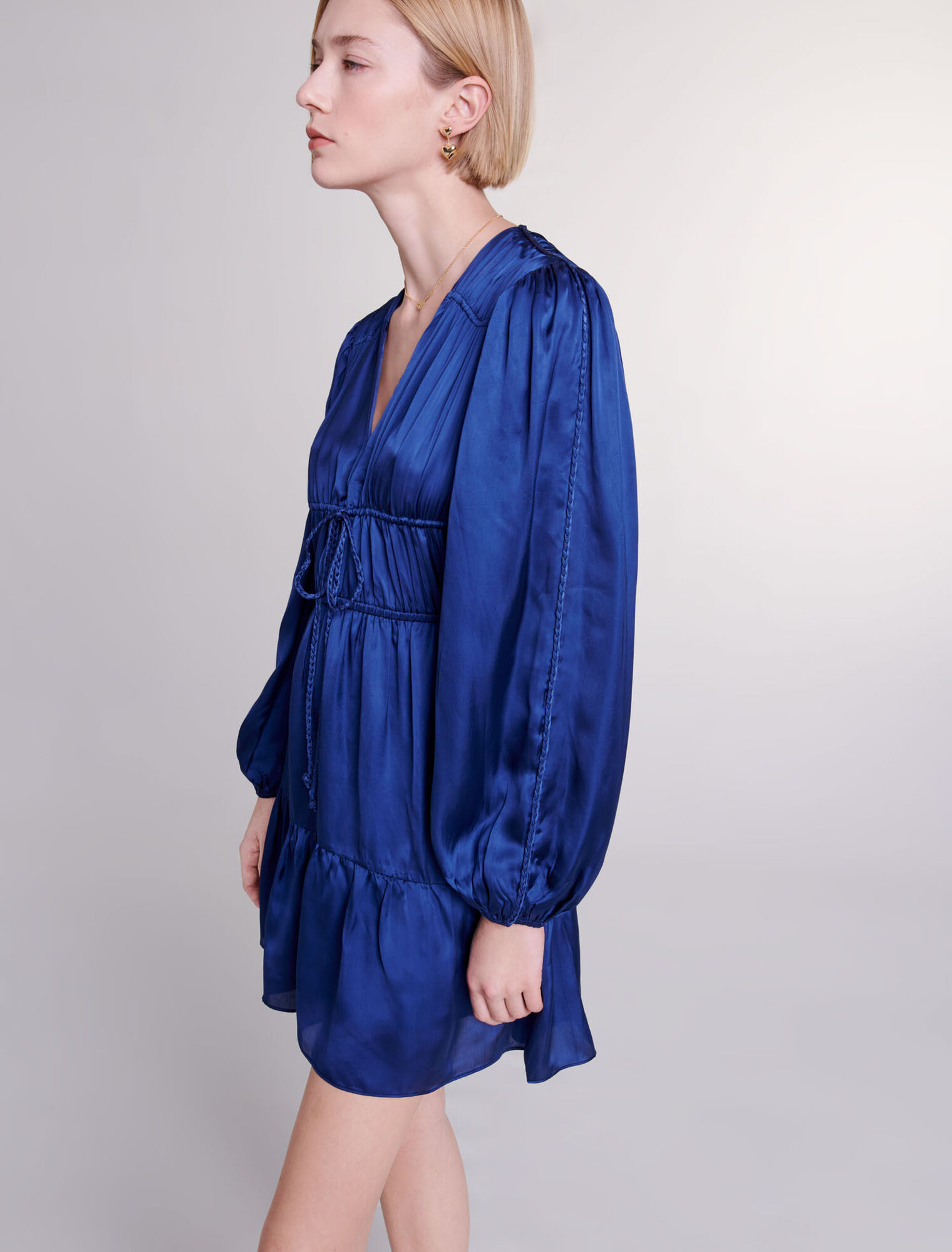 Robe courte satinée