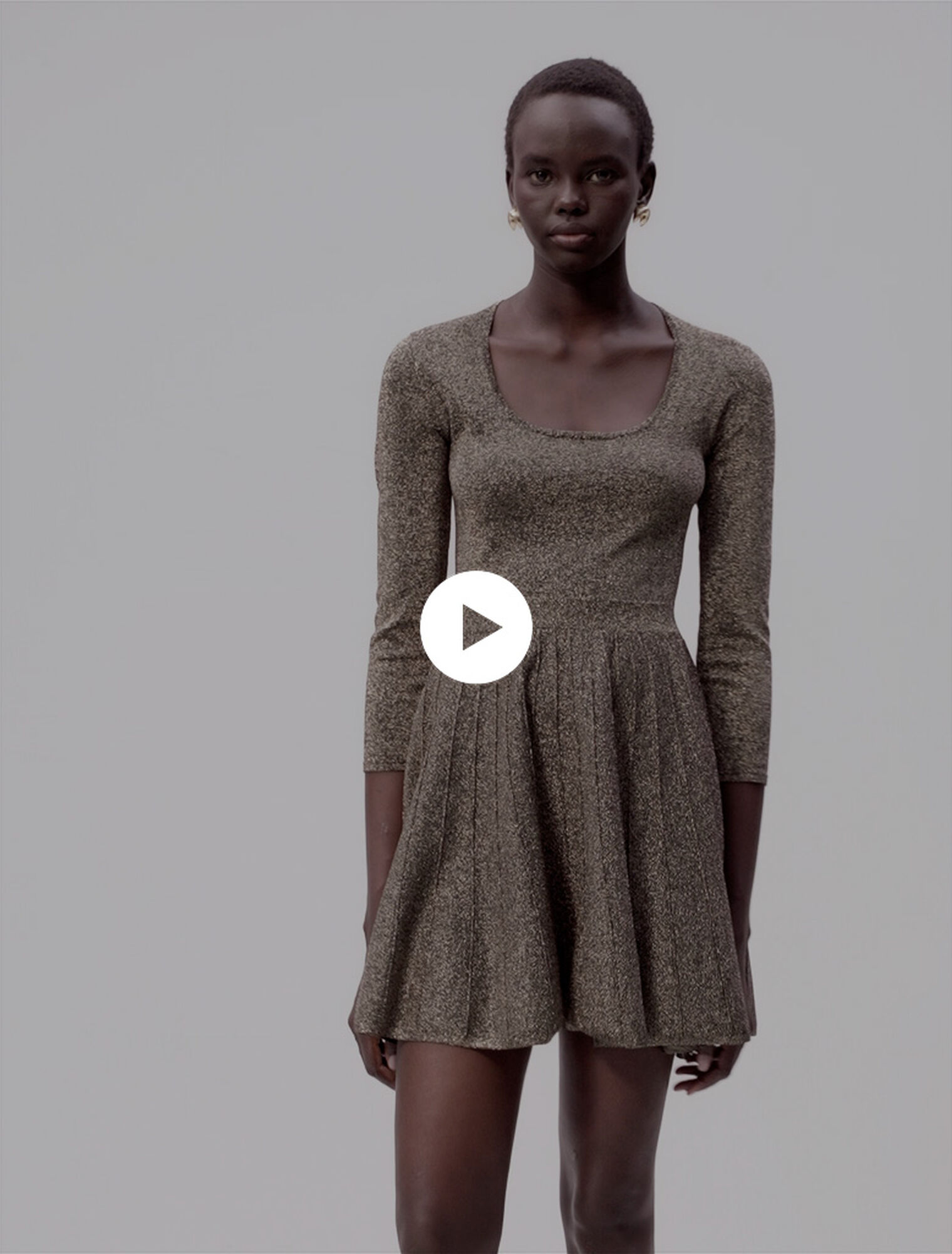 Robe courte en maille brillante