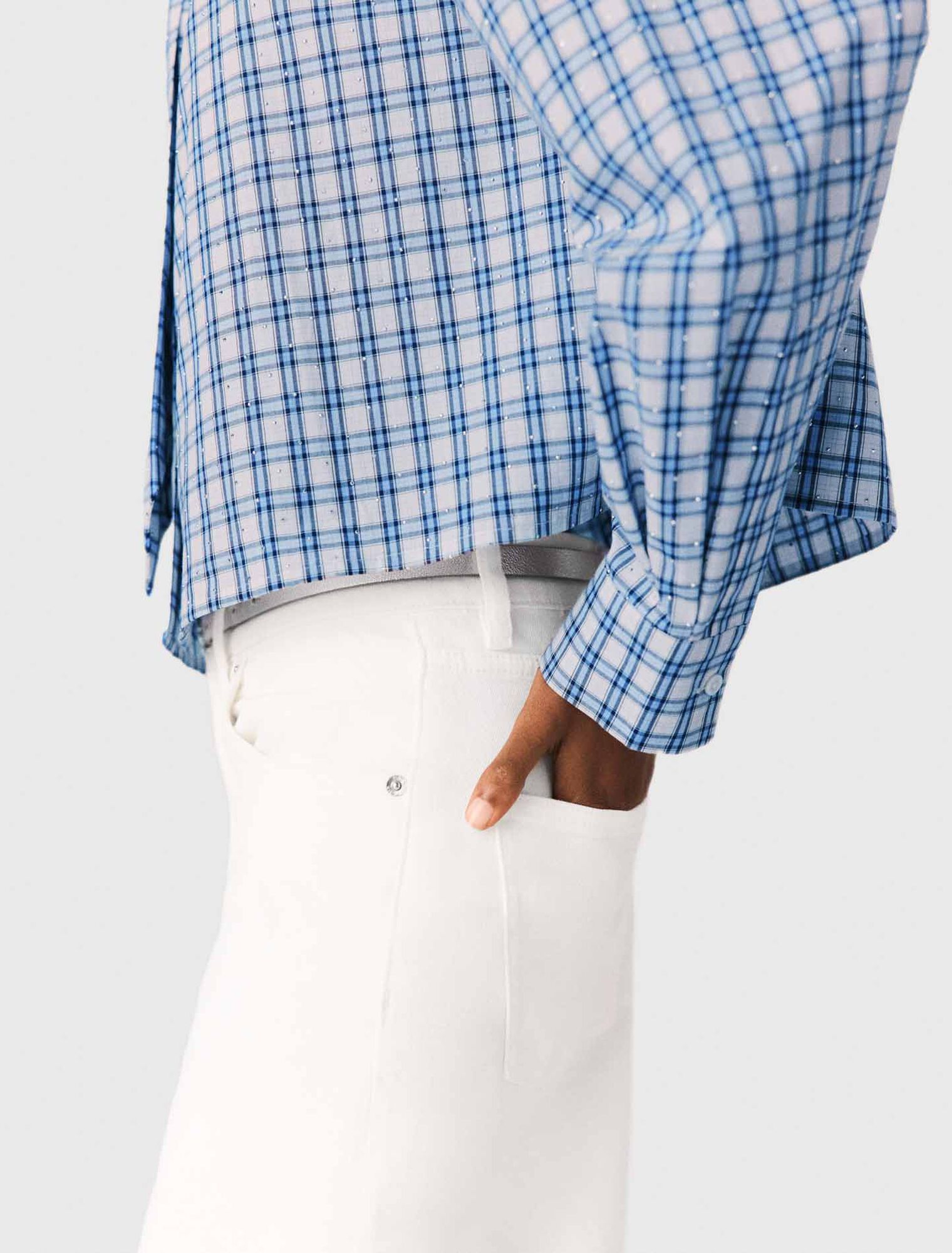 Chemise strass&eacute;e cravate amovible