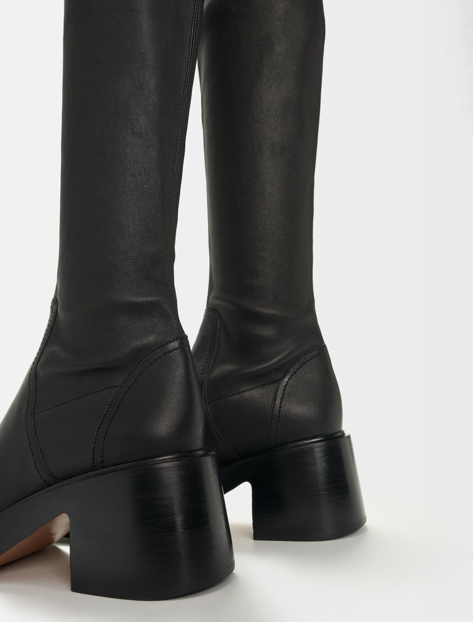 Cuissardes à talons en cuir noir
