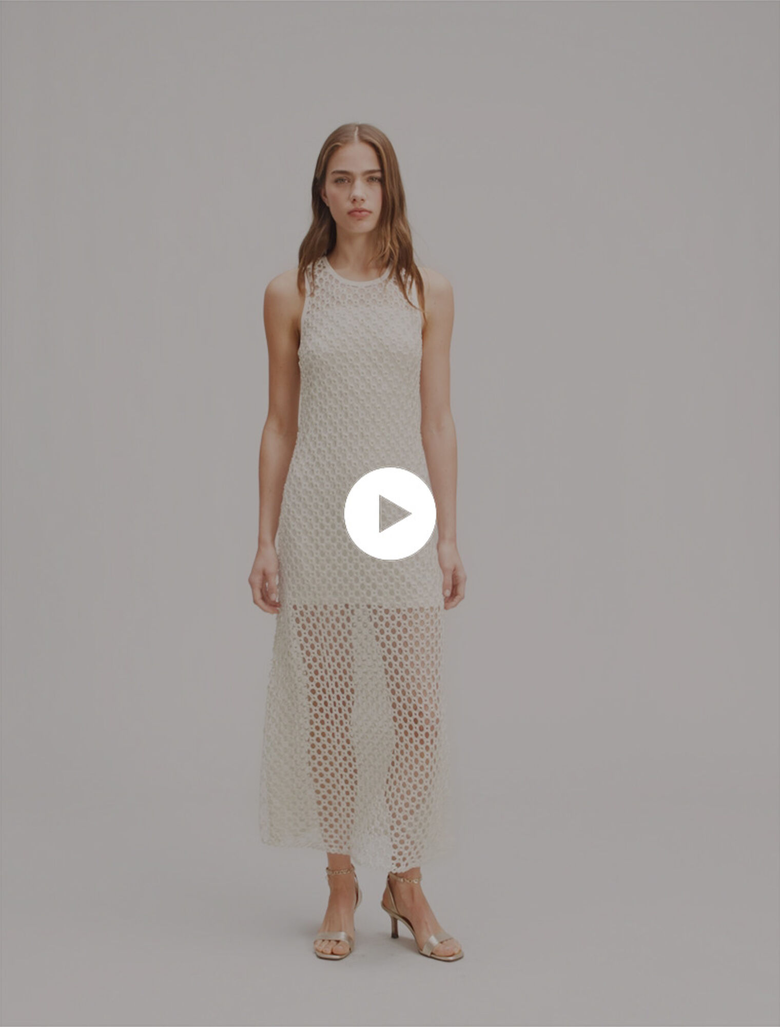 Robe longue en crochet avec perles
