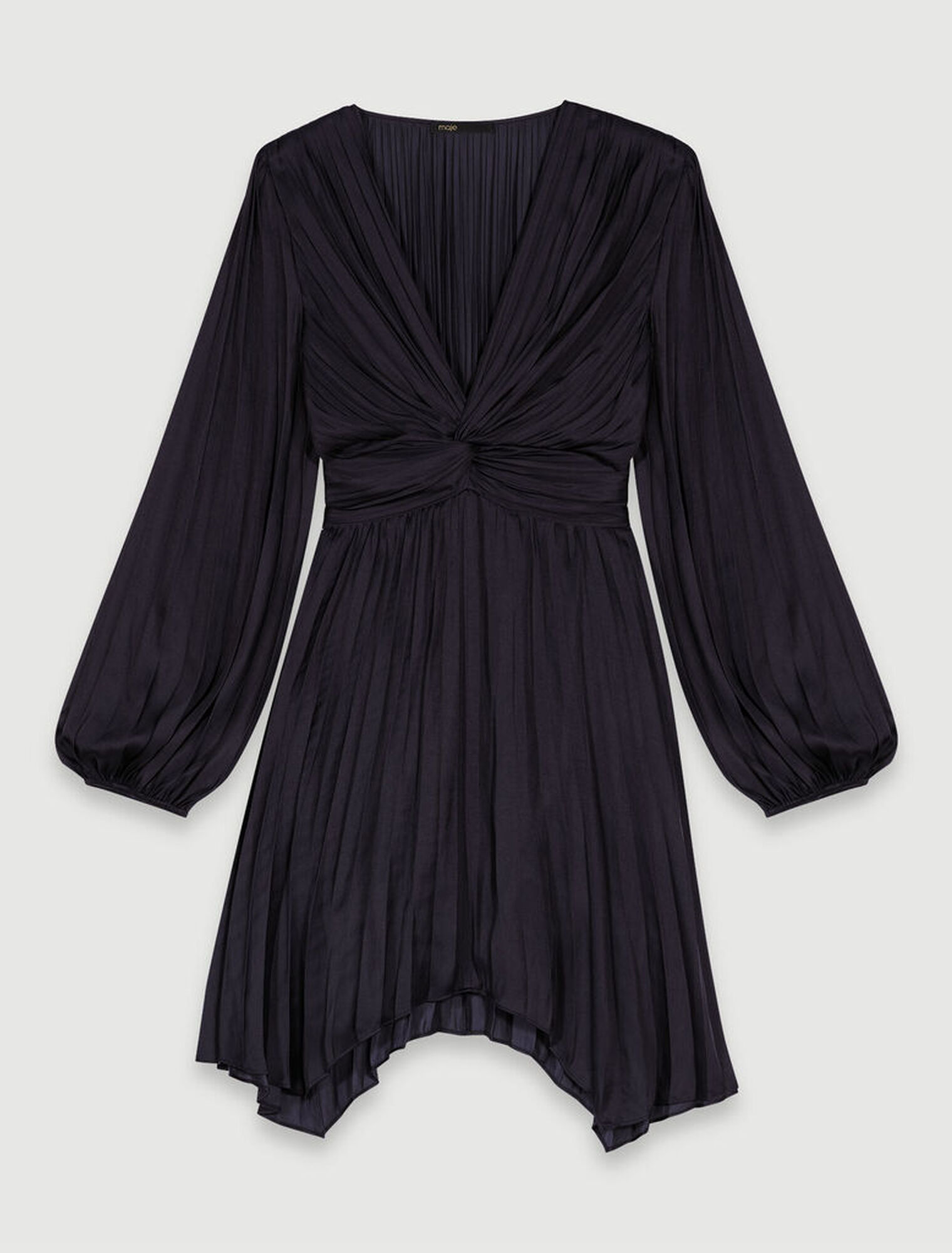 Robe courte drapée satinée