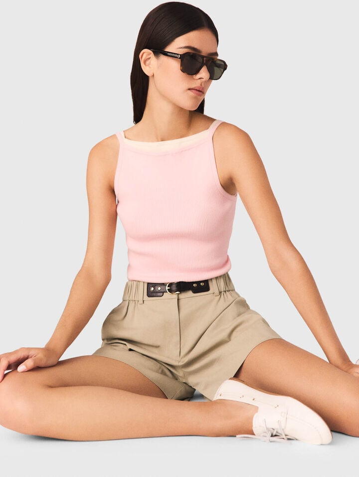 Top &agrave; encolure haute droite