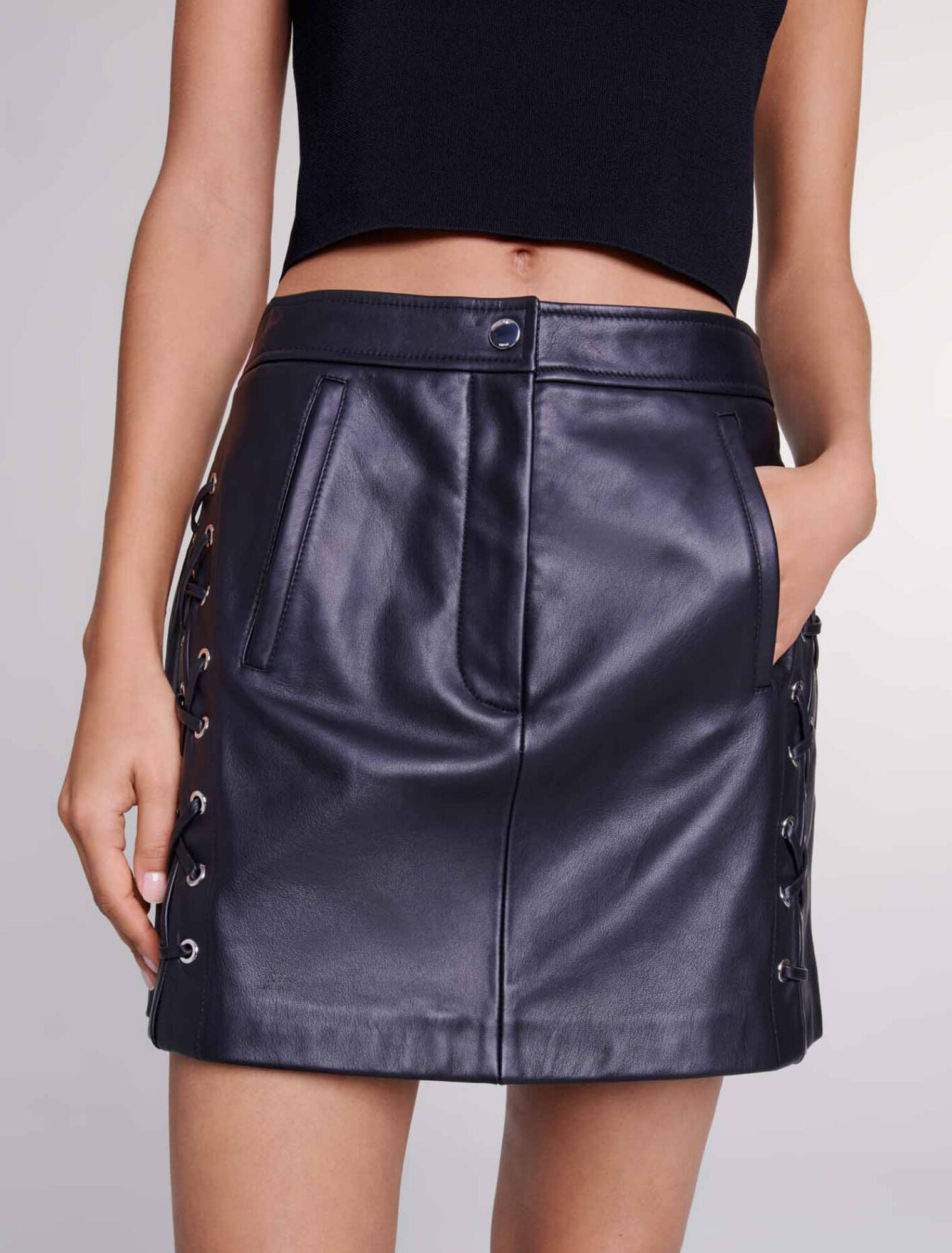Jupe courte en cuir