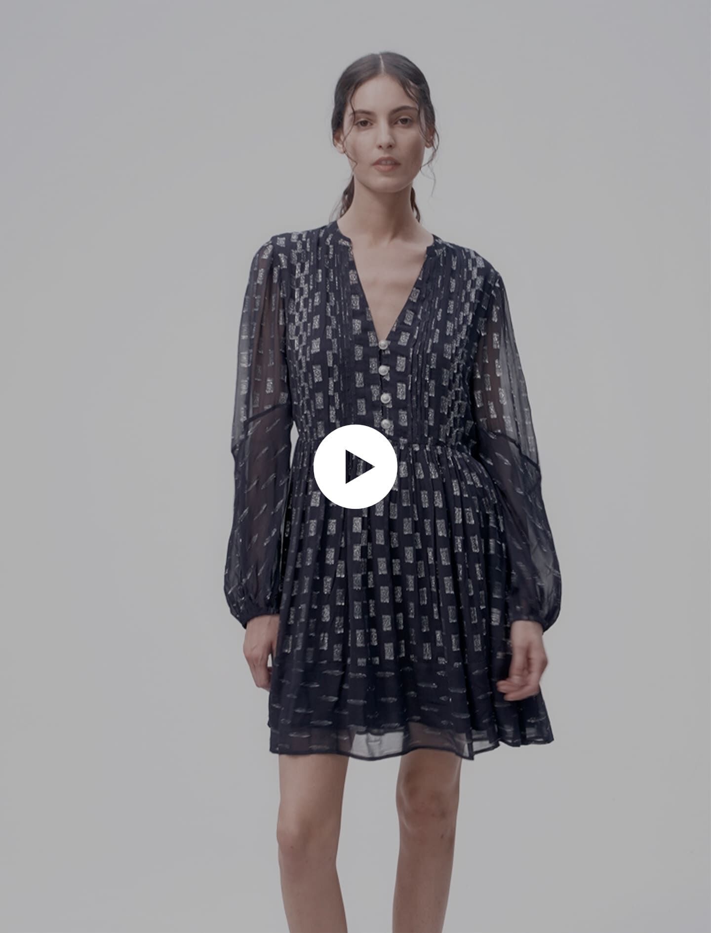 Robe courte plissee a imprime fleurs Robes courtes Maje