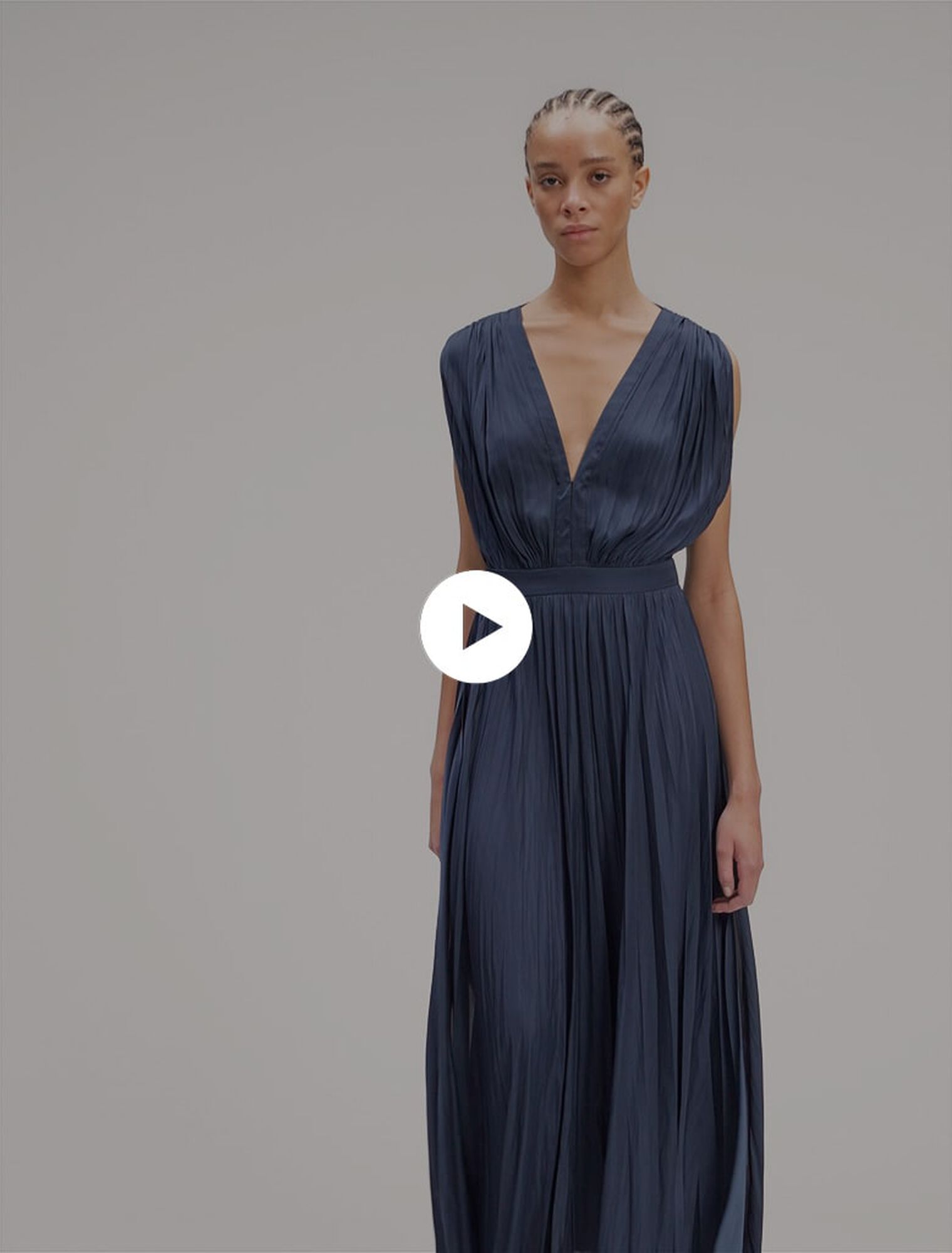 Robe longue plissée