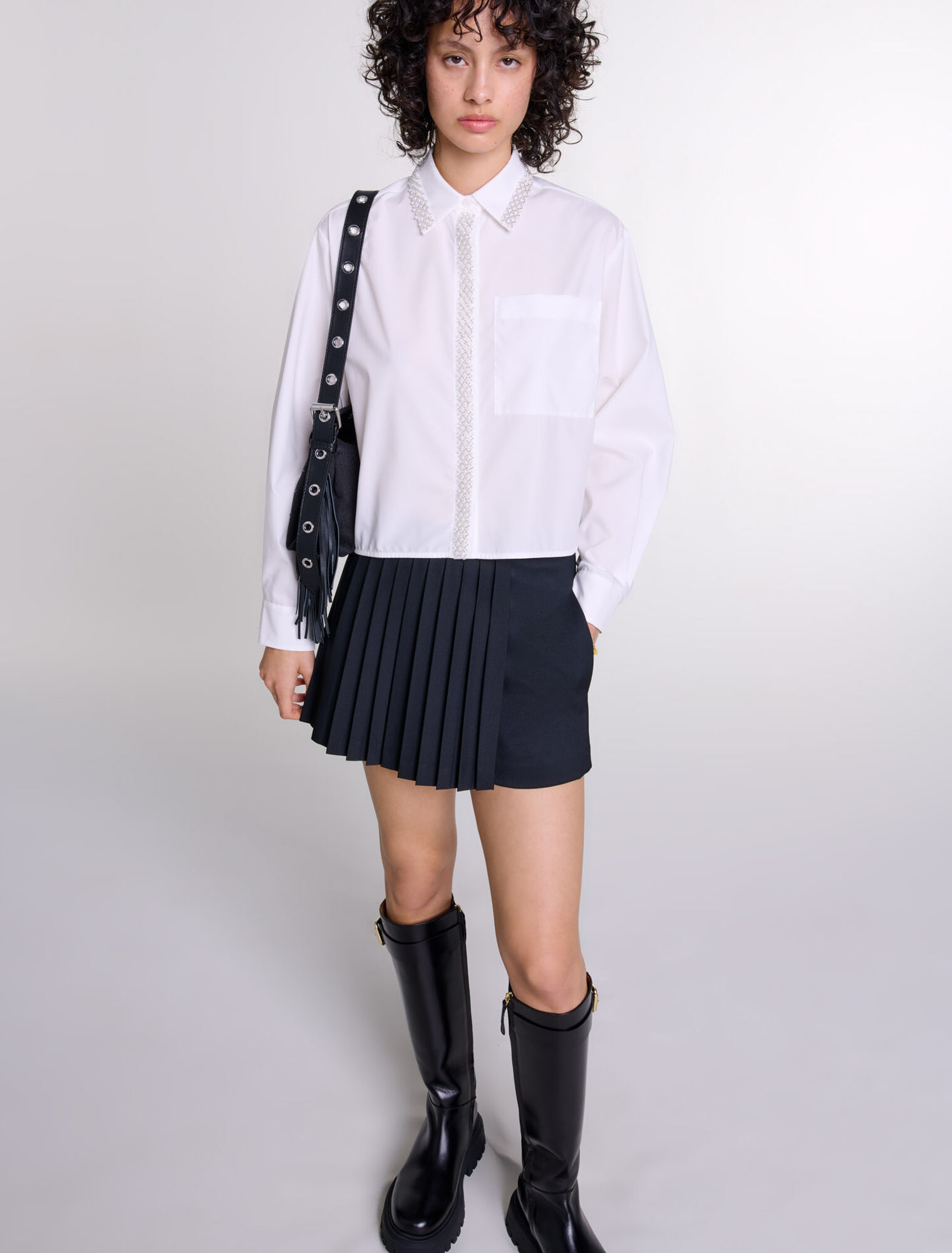 Chemise courte ornée de perles
