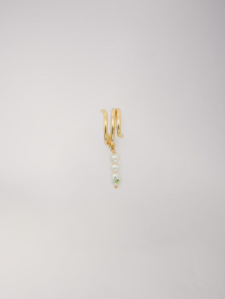 Boucle d'oreille ornée de perles