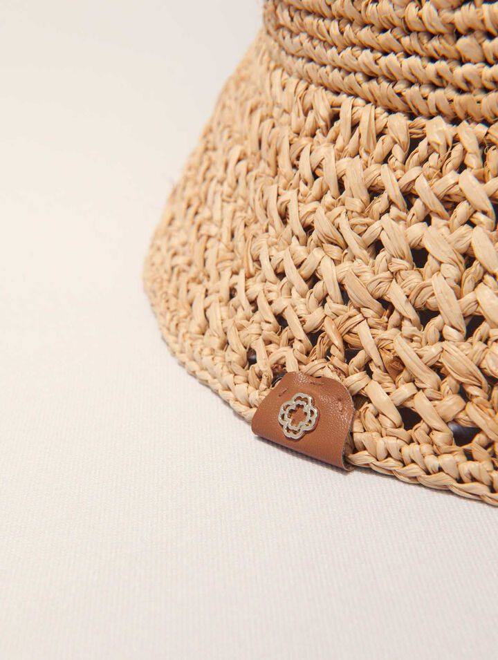 Bob en raphia crocheté