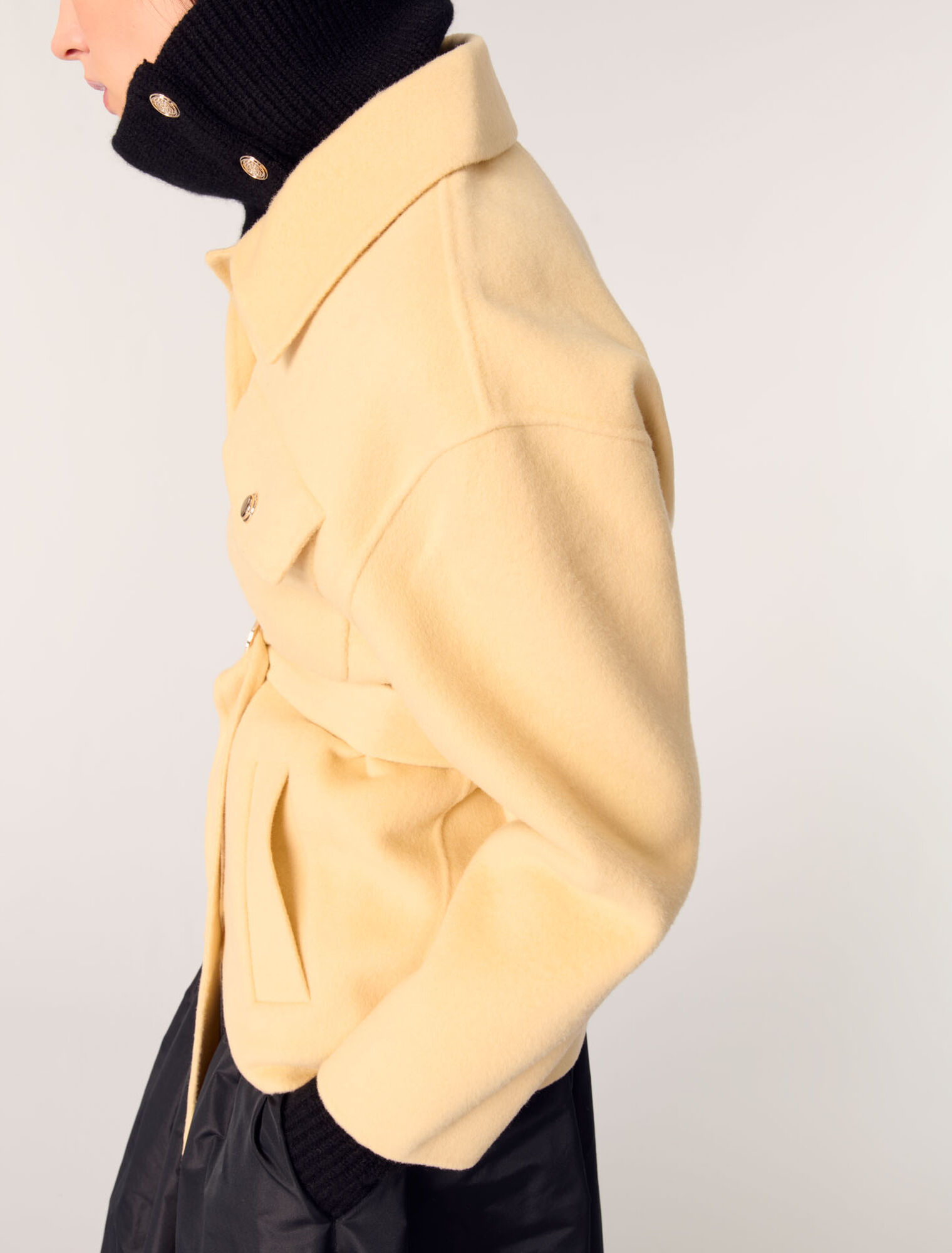 Manteau court double face ceinturé