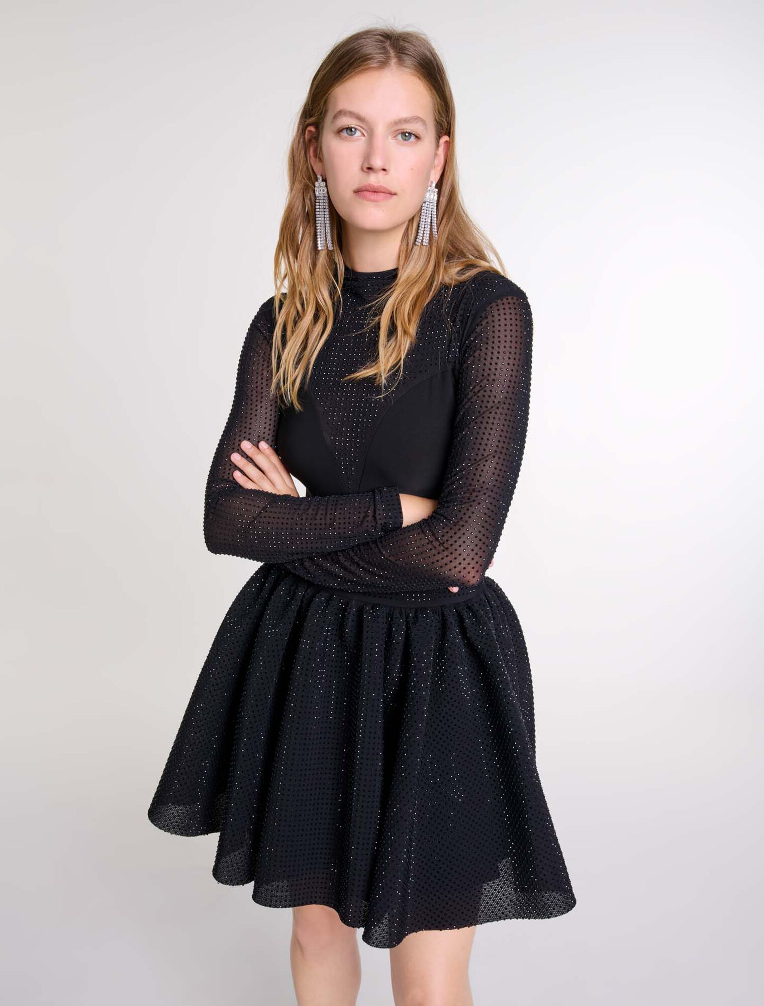 Jupe courte volumineuse à strass