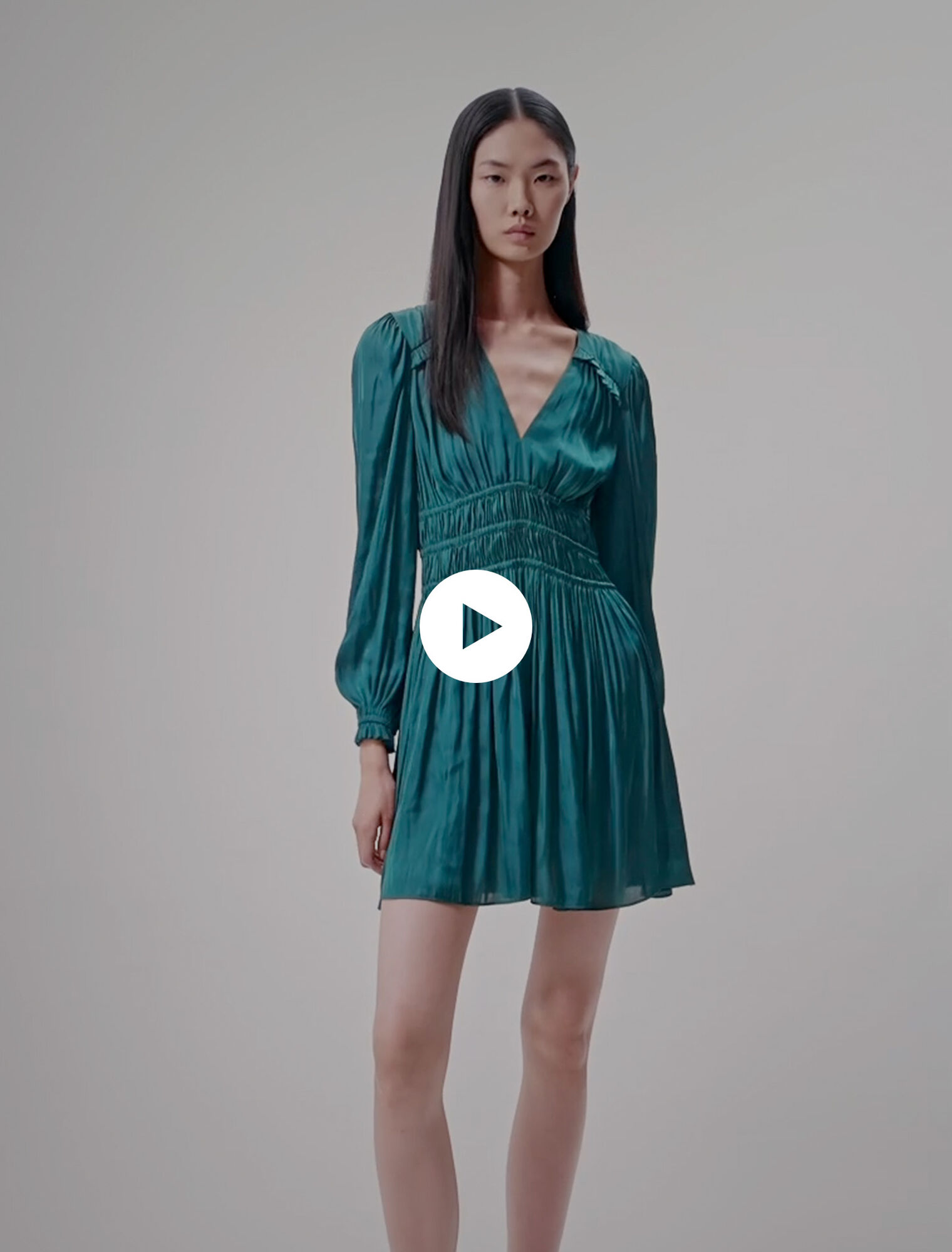Robe courte satinée