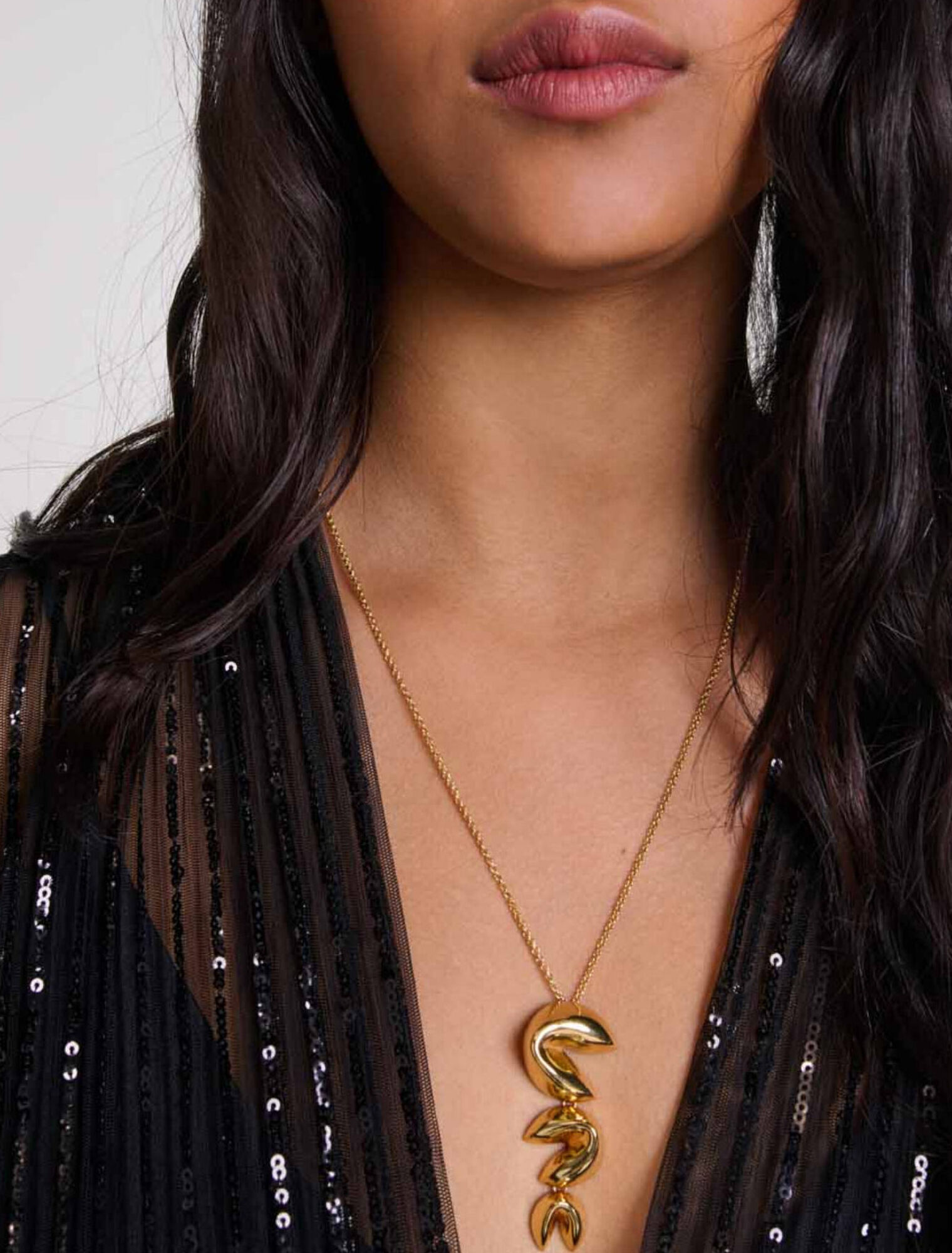 Robe longue &agrave; sequins