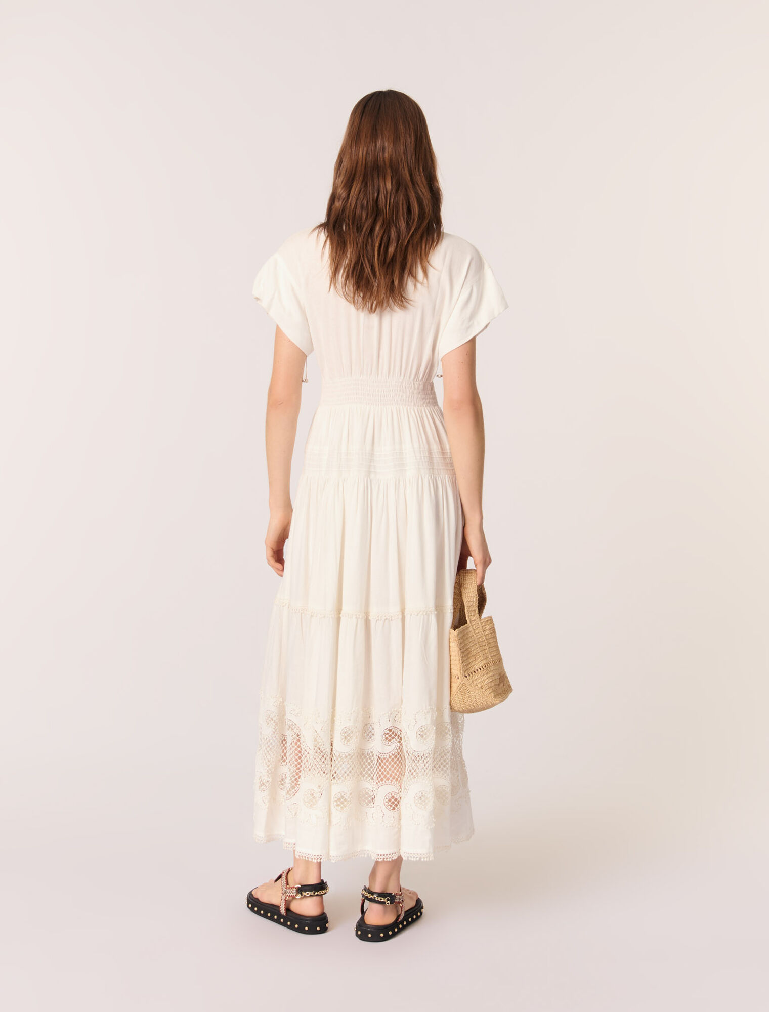 Robe longue brodée à volants