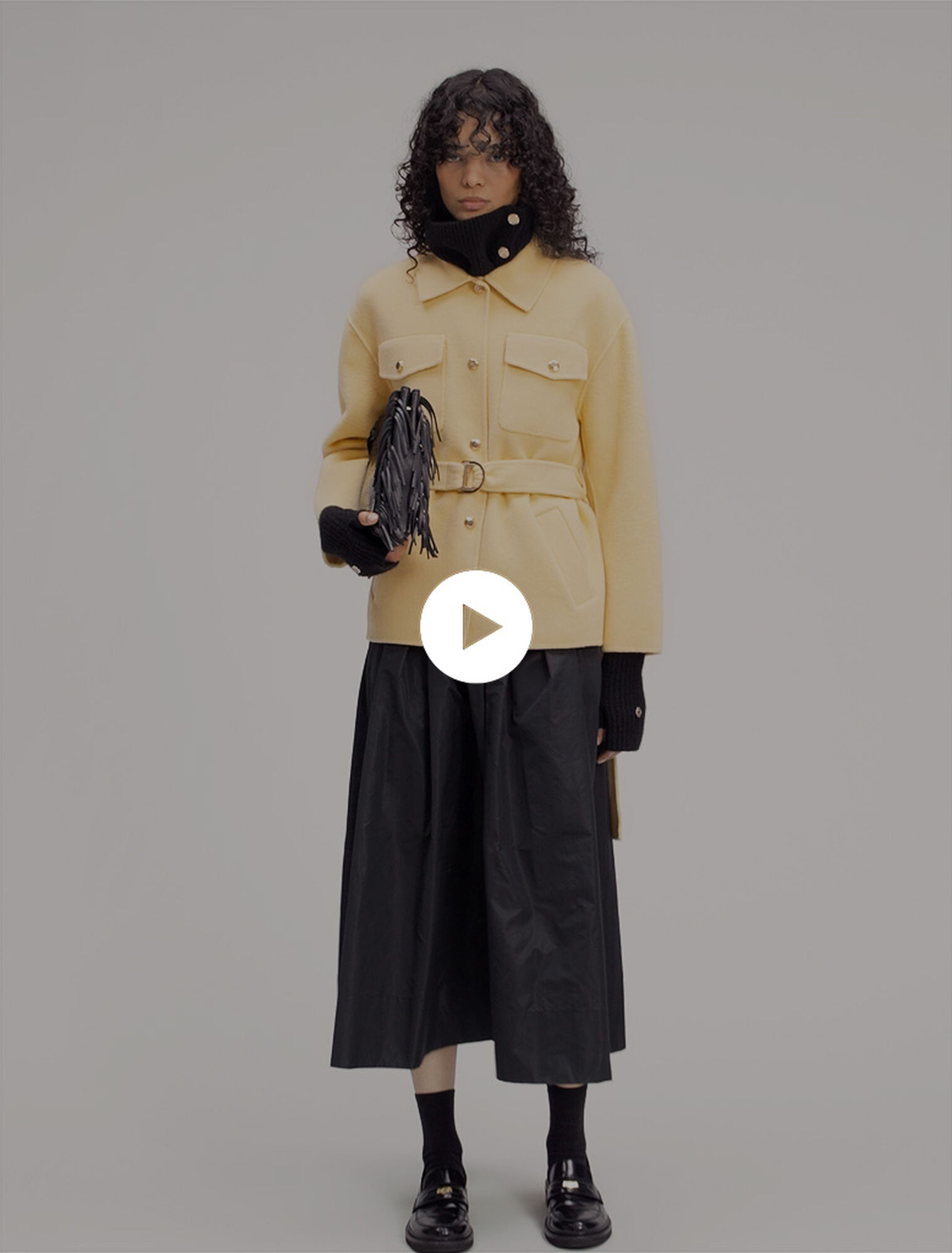 Manteau court double face ceinturé