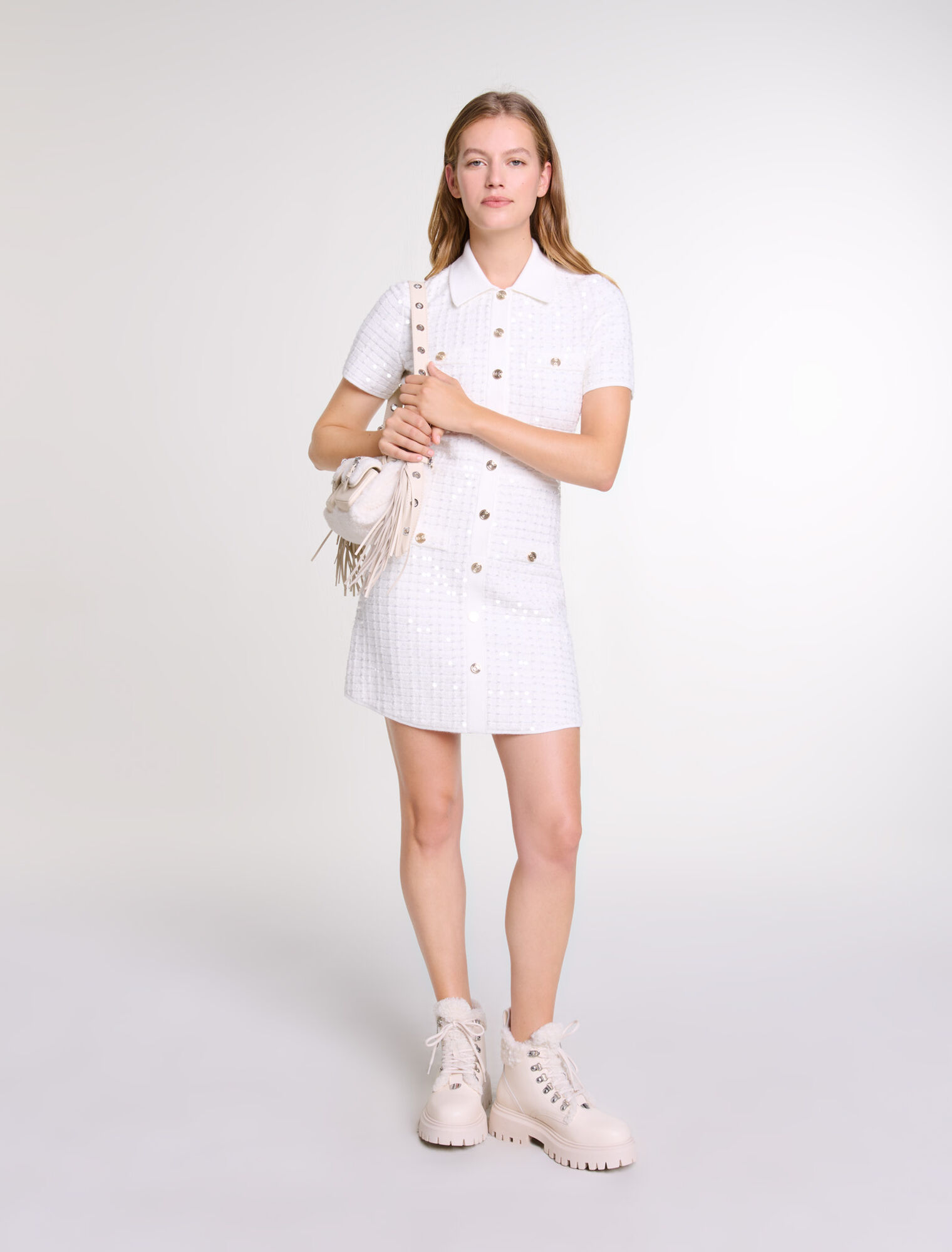 Robe courte en maille à sequins