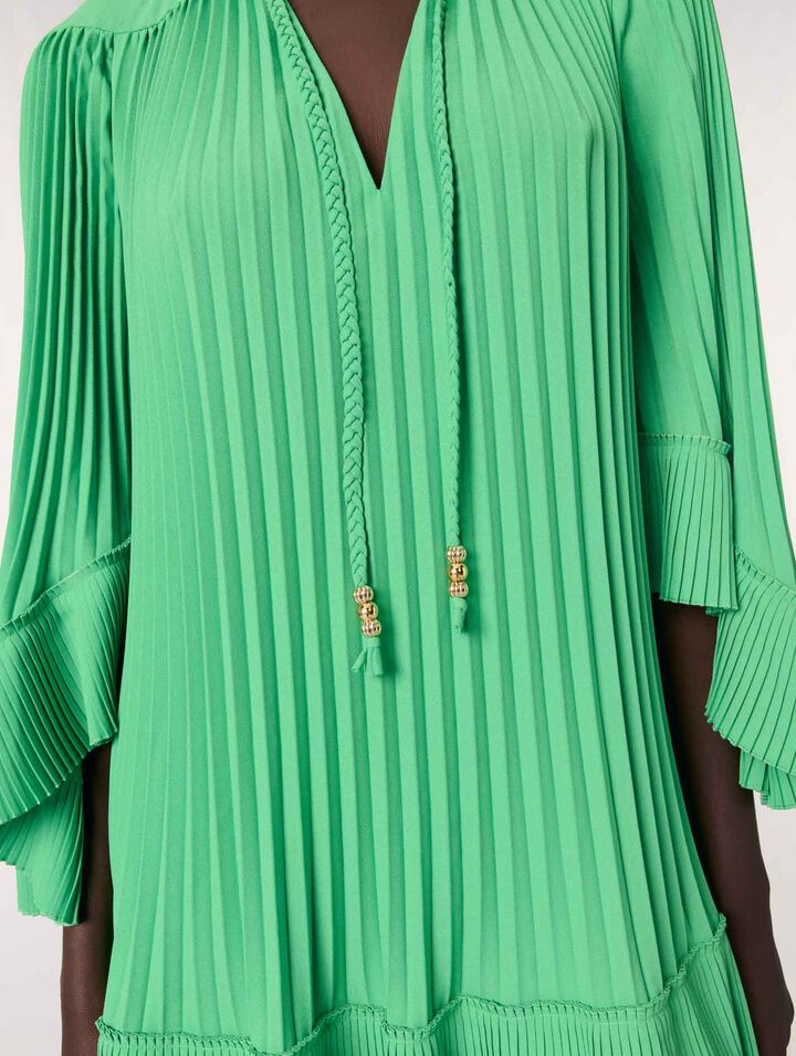 Robe courte plissée