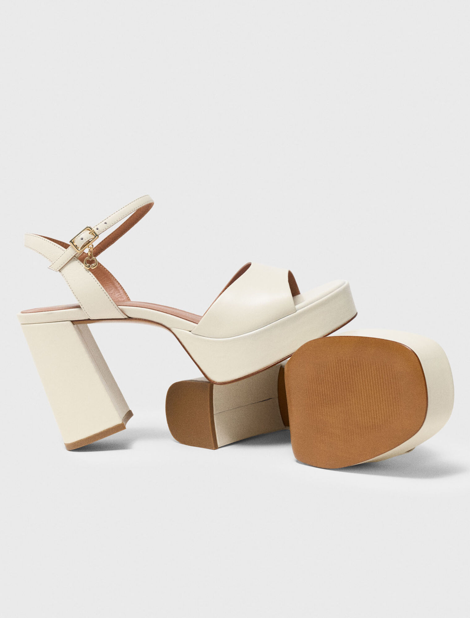 Sandales en cuir &agrave; plateforme